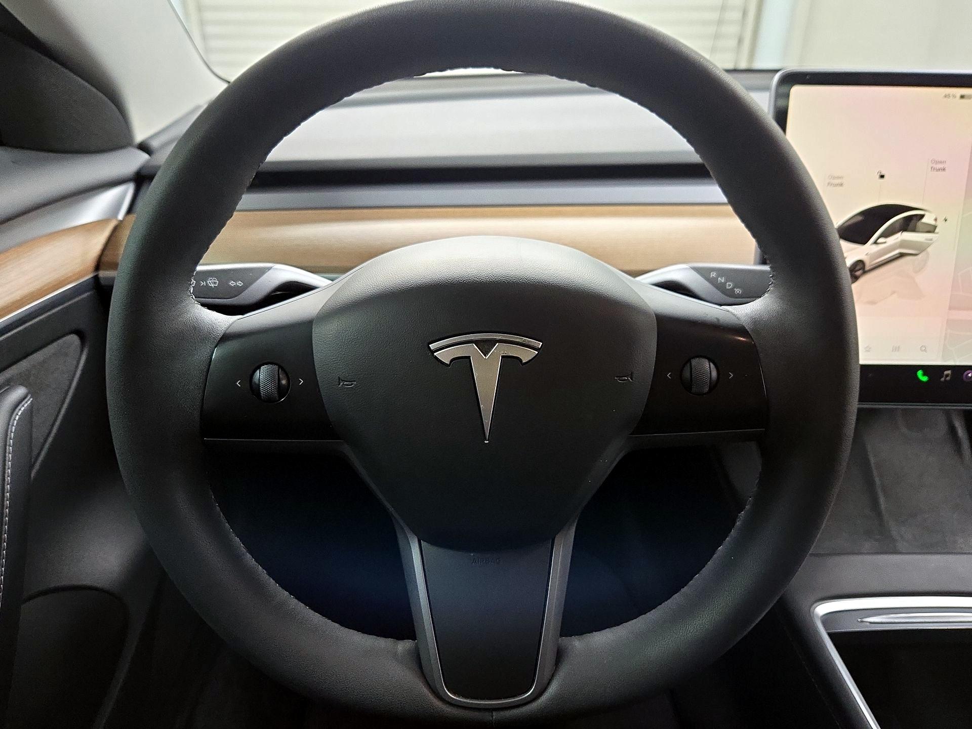 Thumbnail: 2023 Tesla Model 3 - 10