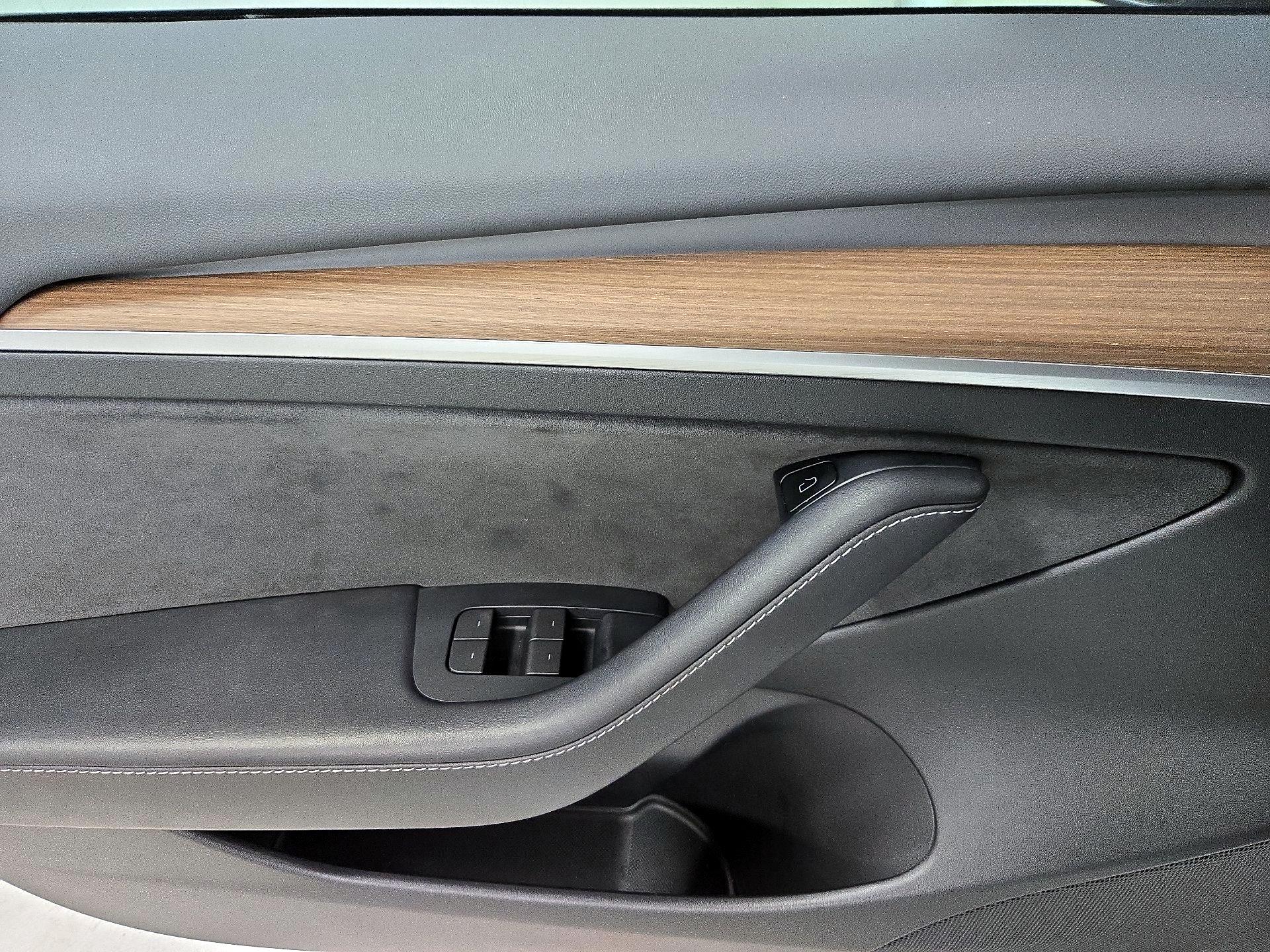 Thumbnail: 2023 Tesla Model 3 - 12