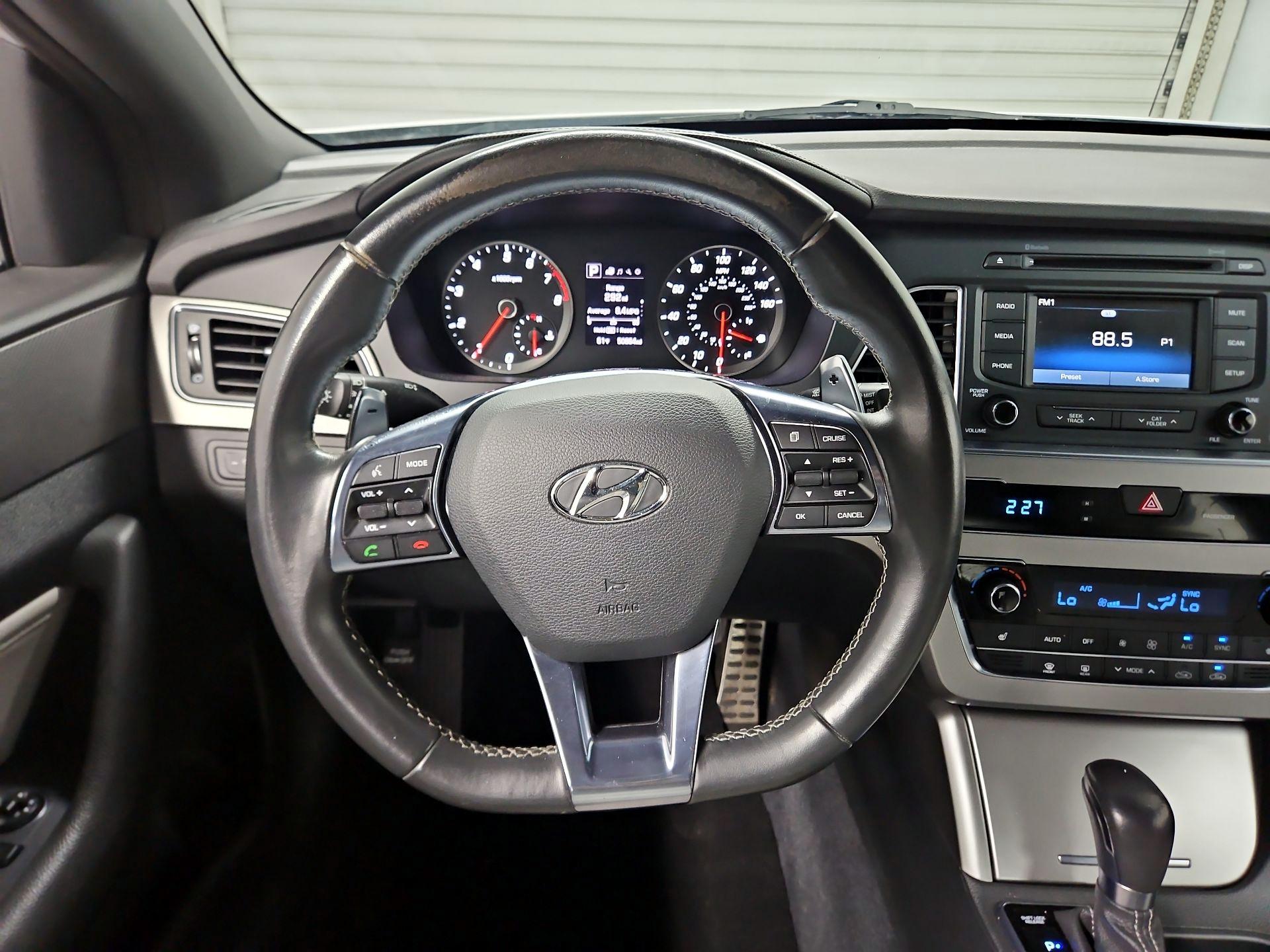 Thumbnail: 2015 Hyundai Sonata - 10