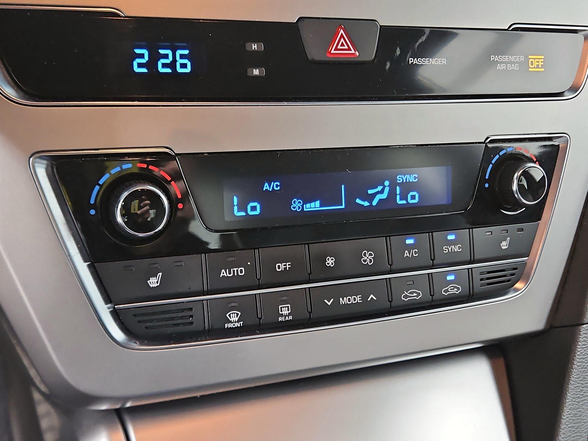 Thumbnail: 2015 Hyundai Sonata - 16