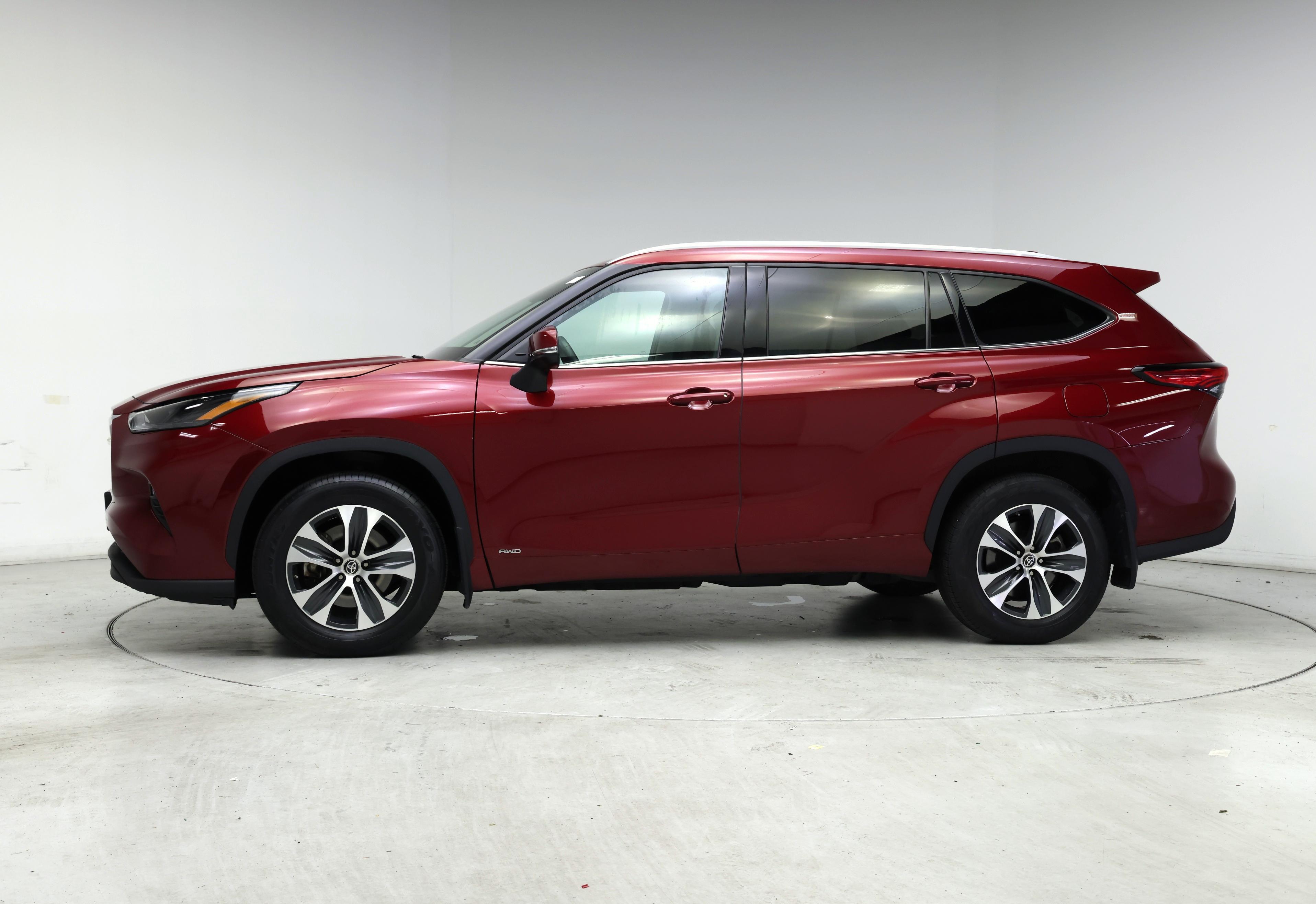 Thumbnail: 2022 Toyota Highlander - 3