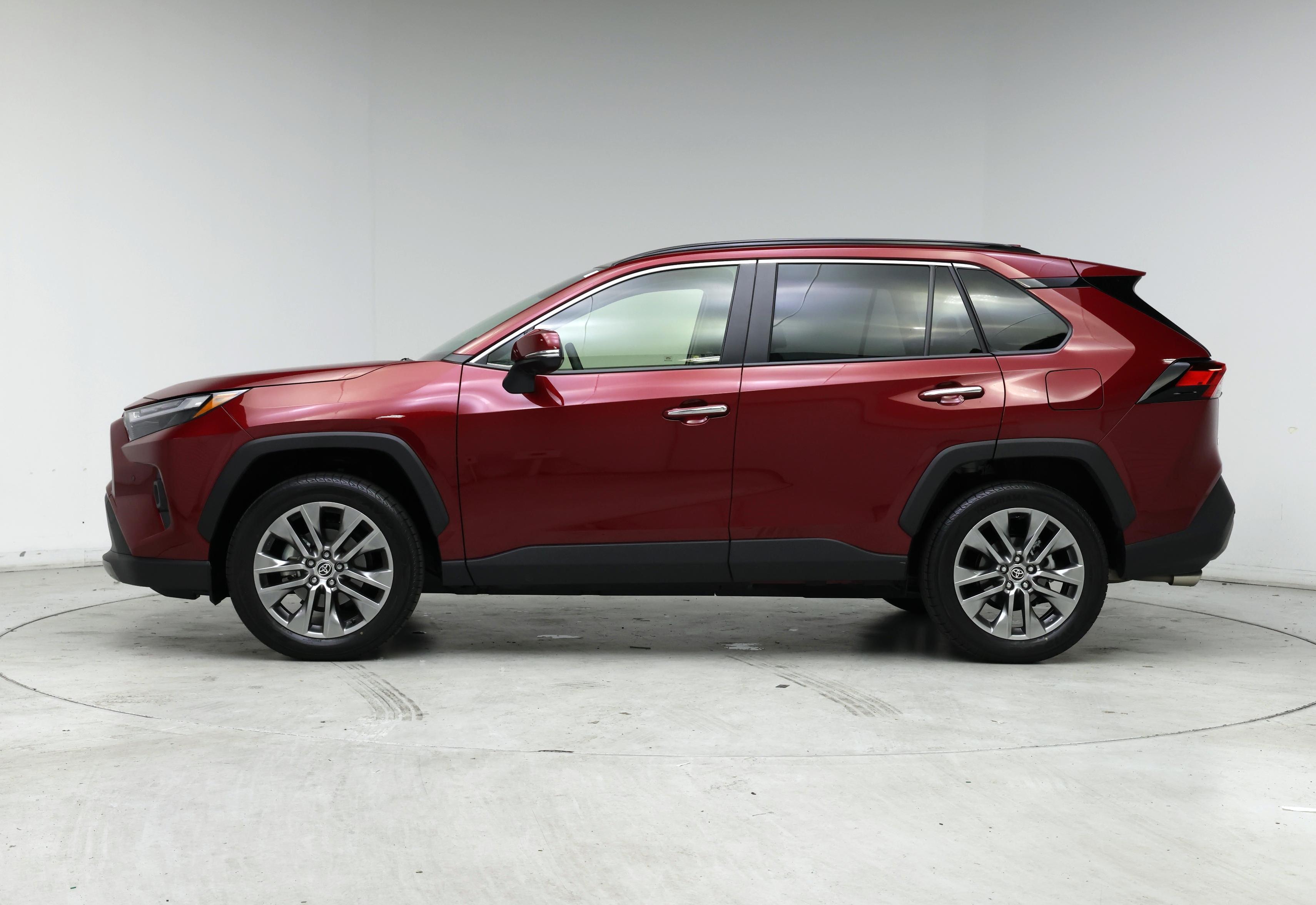Thumbnail: 2025 Toyota RAV4 - 3