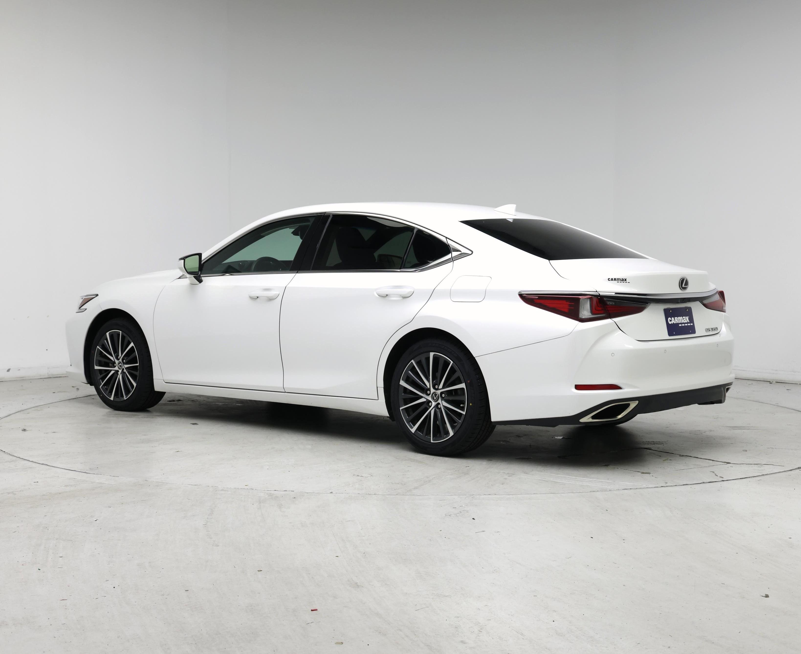 Thumbnail: 2022 Lexus ES - 2