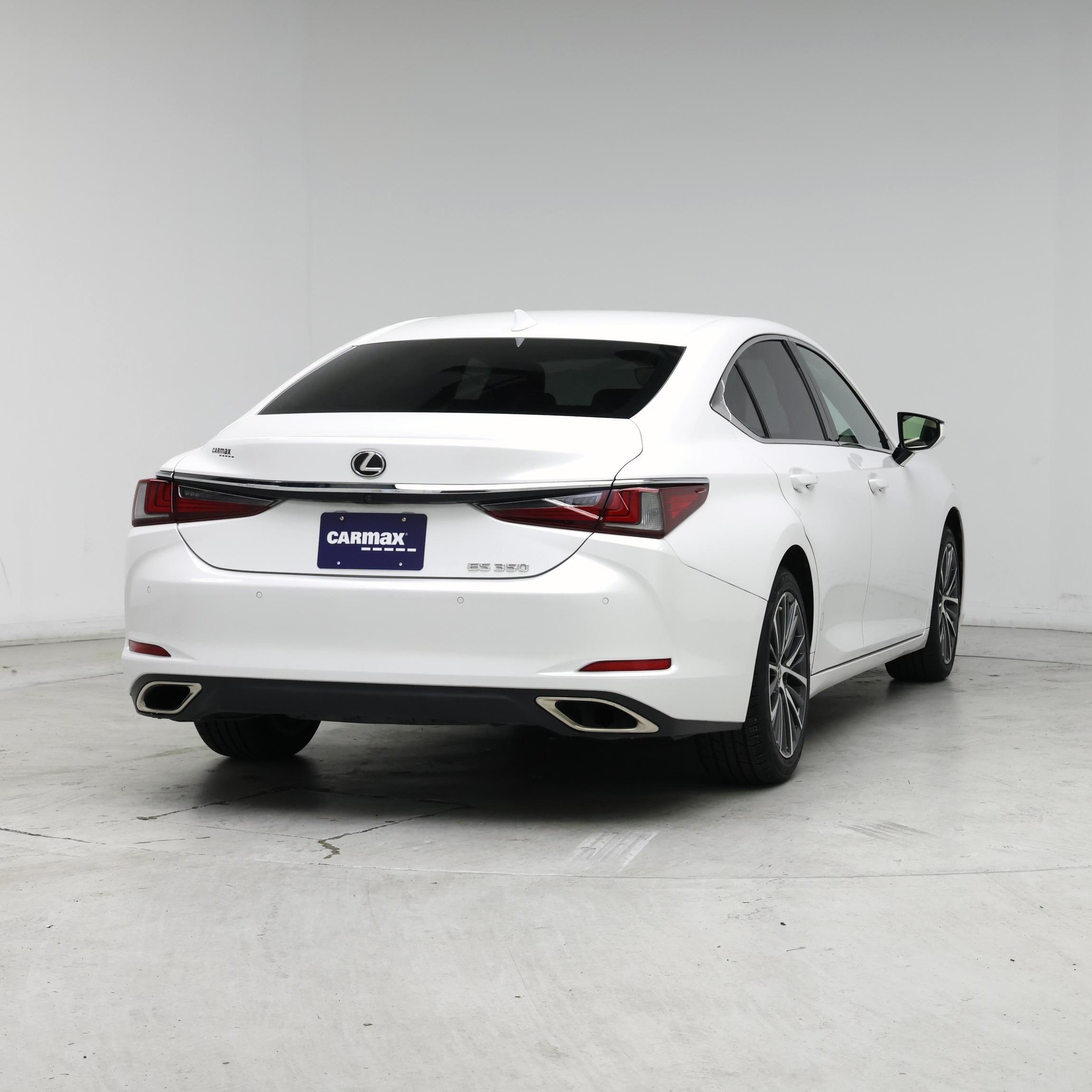 Thumbnail: 2022 Lexus ES - 8