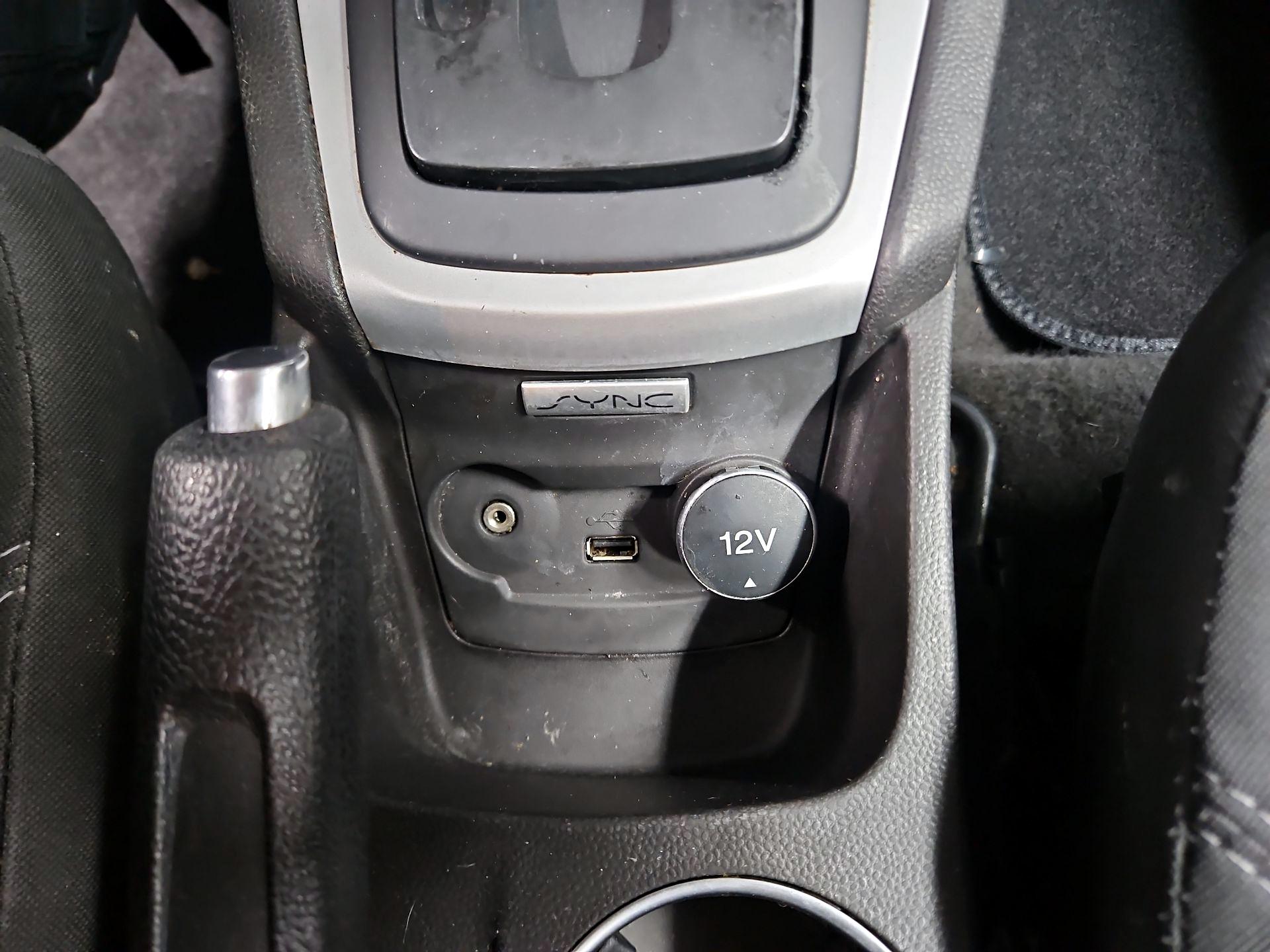 Thumbnail: 2016 Ford Fiesta - 17