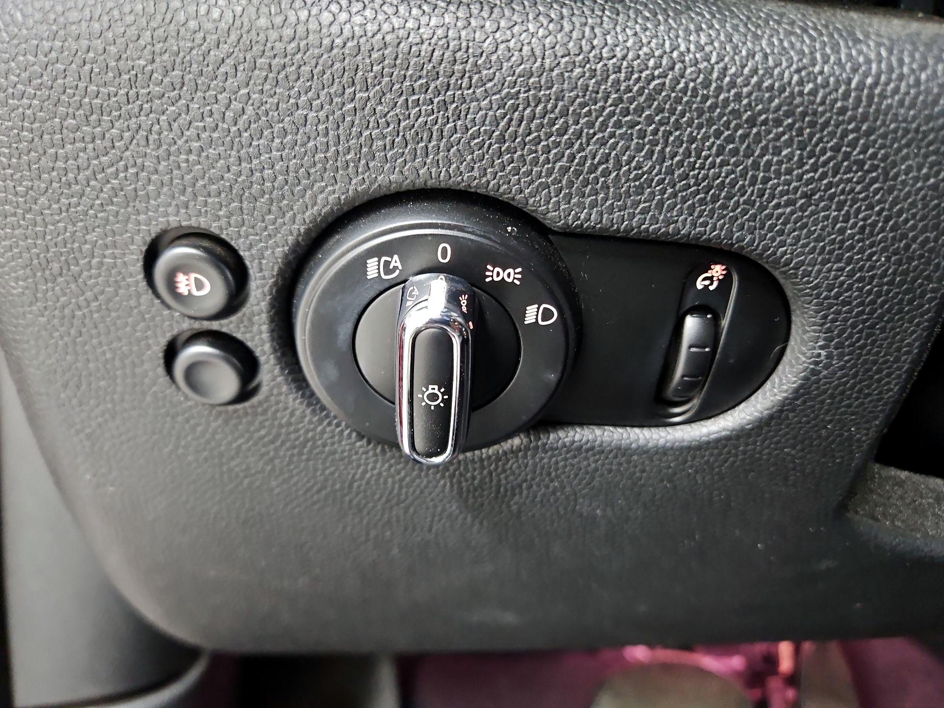 Thumbnail: 2019 MINI Cooper Hardtop - 13