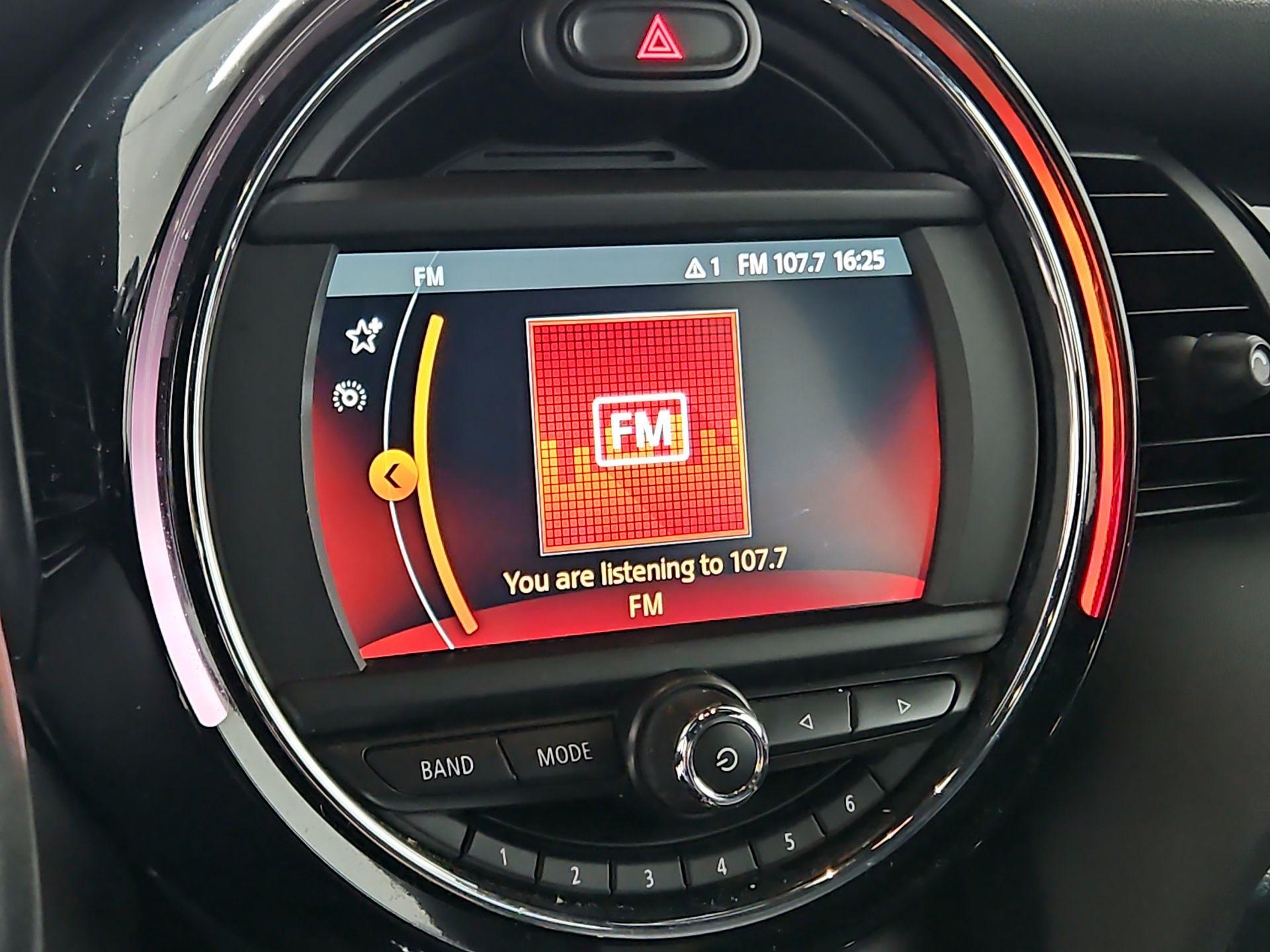 Thumbnail: 2019 MINI Cooper Hardtop - 15