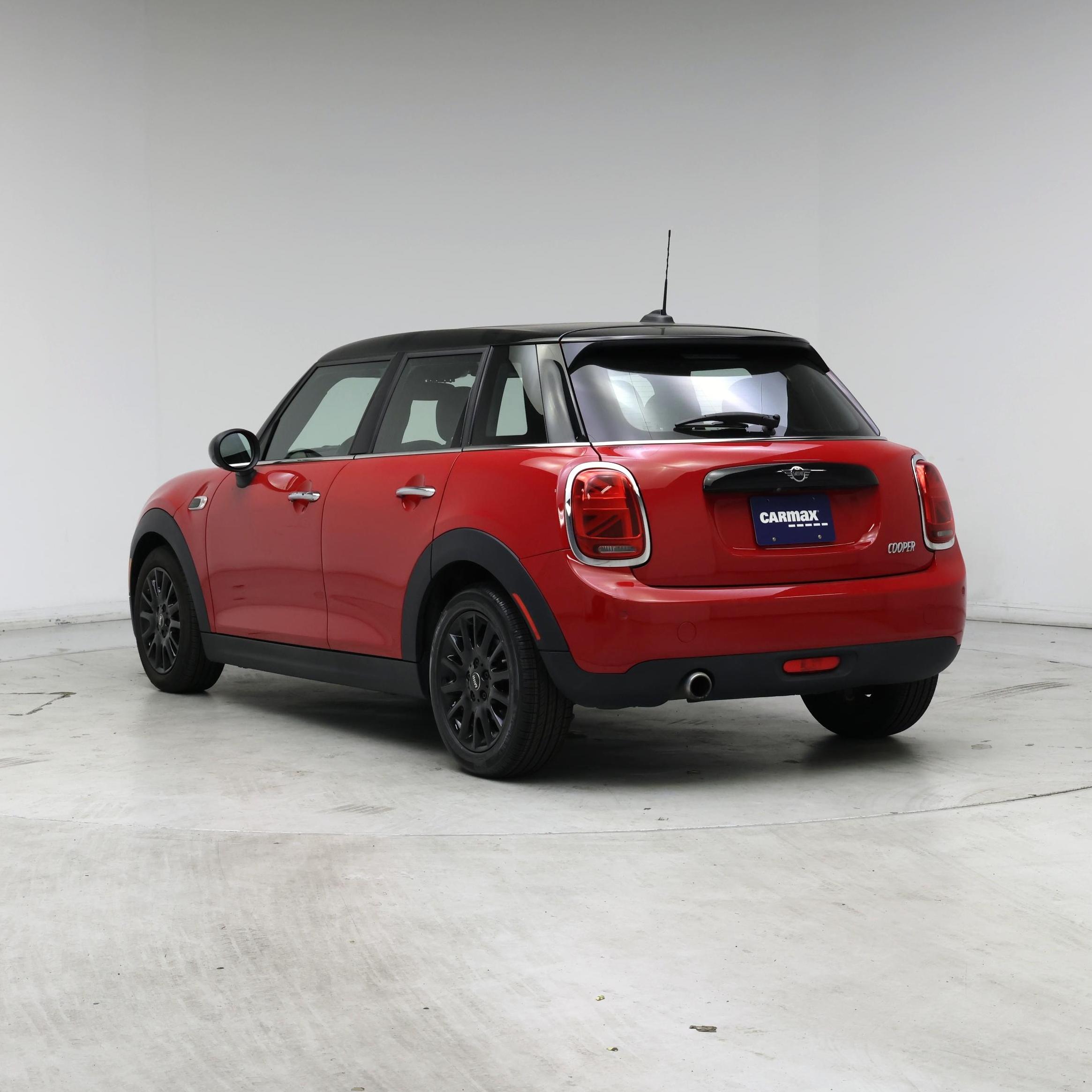 Thumbnail: 2019 MINI Cooper Hardtop - 2
