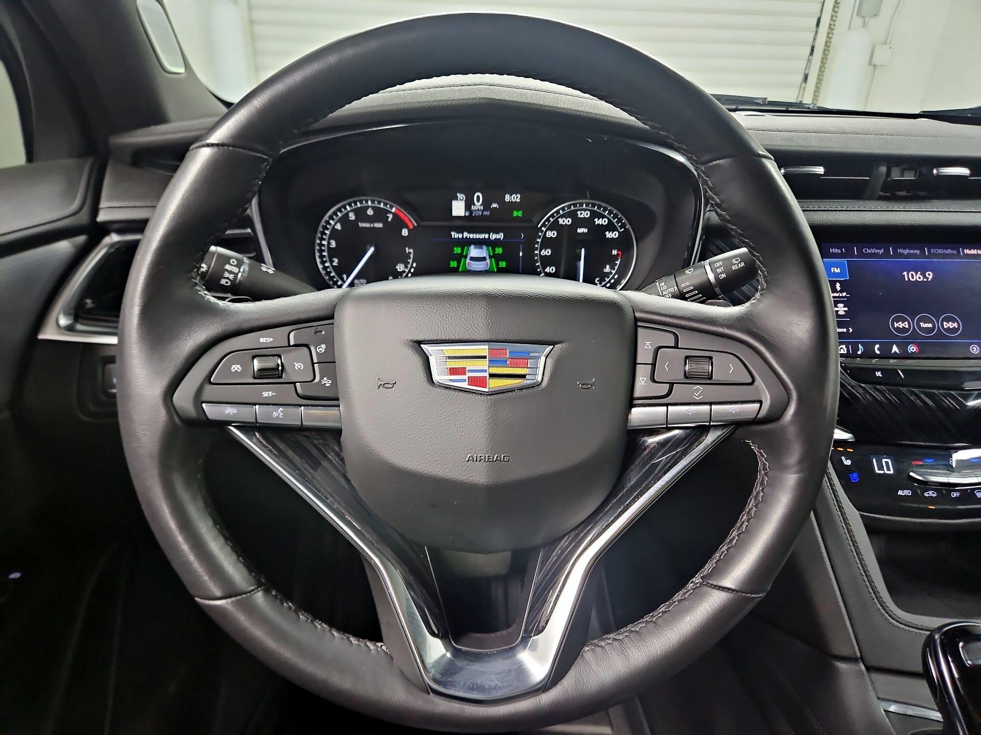 Thumbnail: 2025 Cadillac XT6 - 10