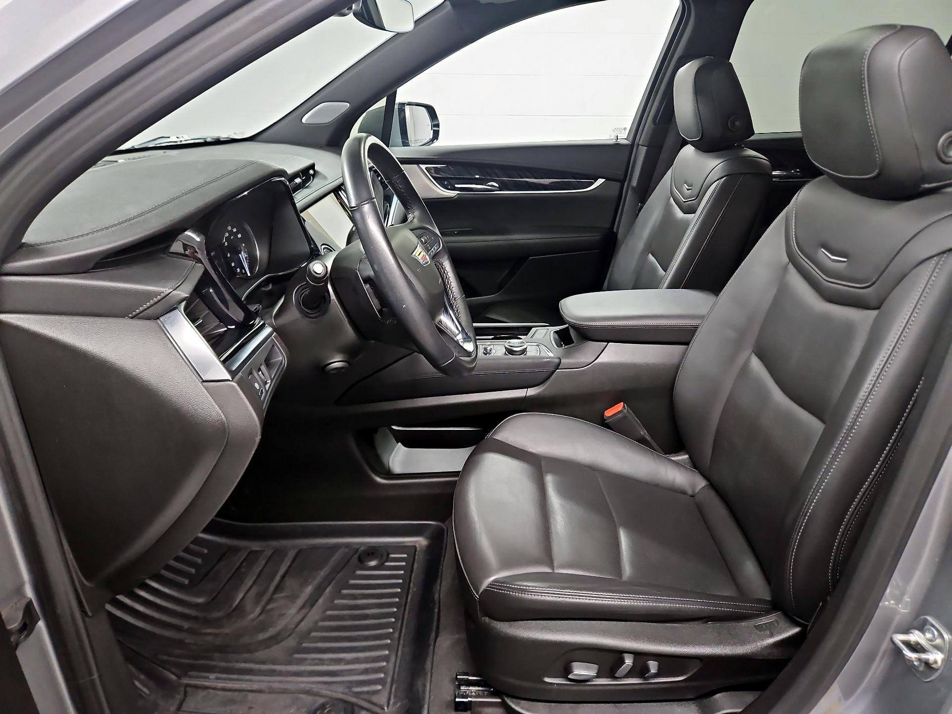 Thumbnail: 2025 Cadillac XT6 - 11