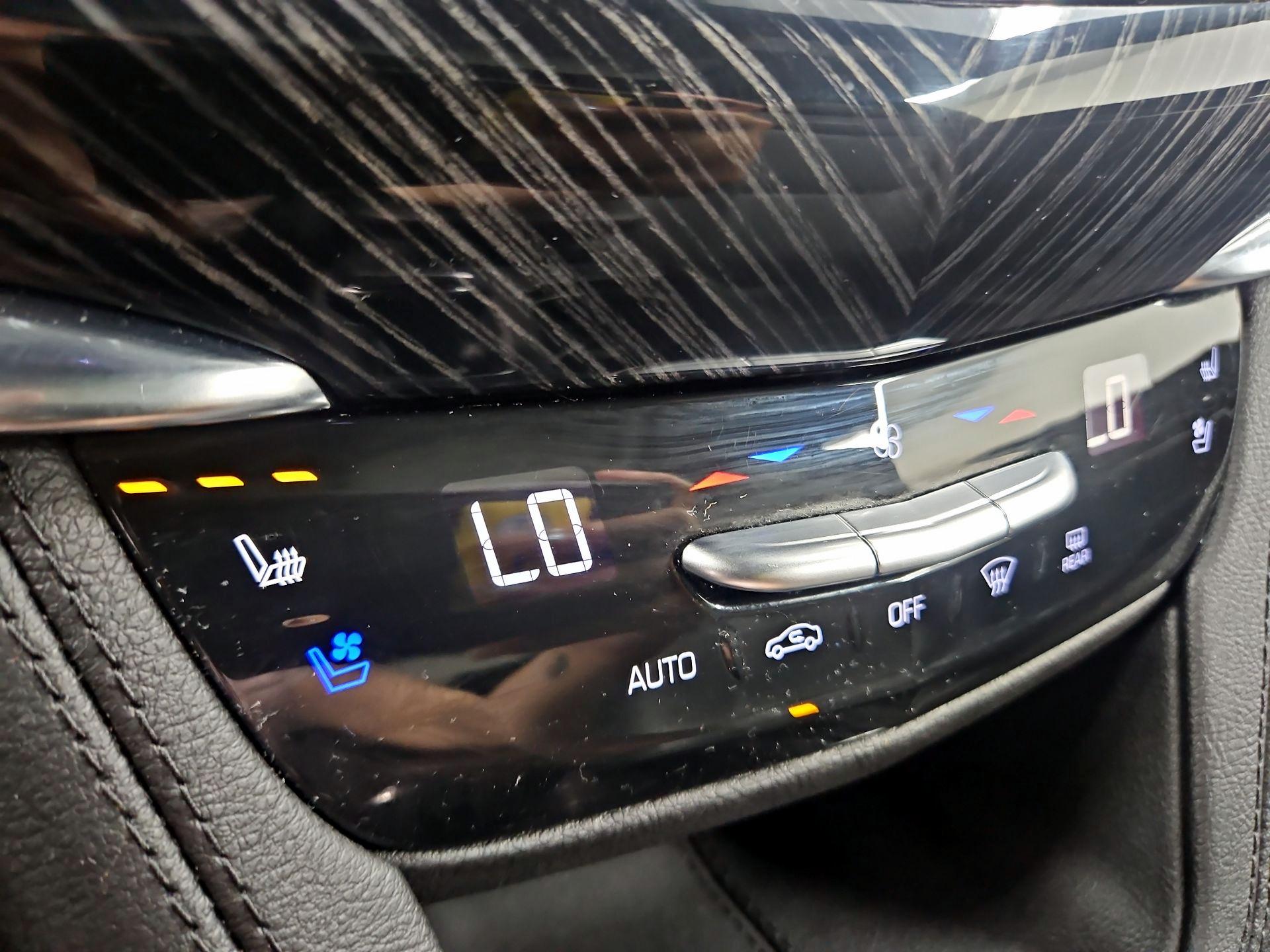 Thumbnail: 2025 Cadillac XT6 - 17