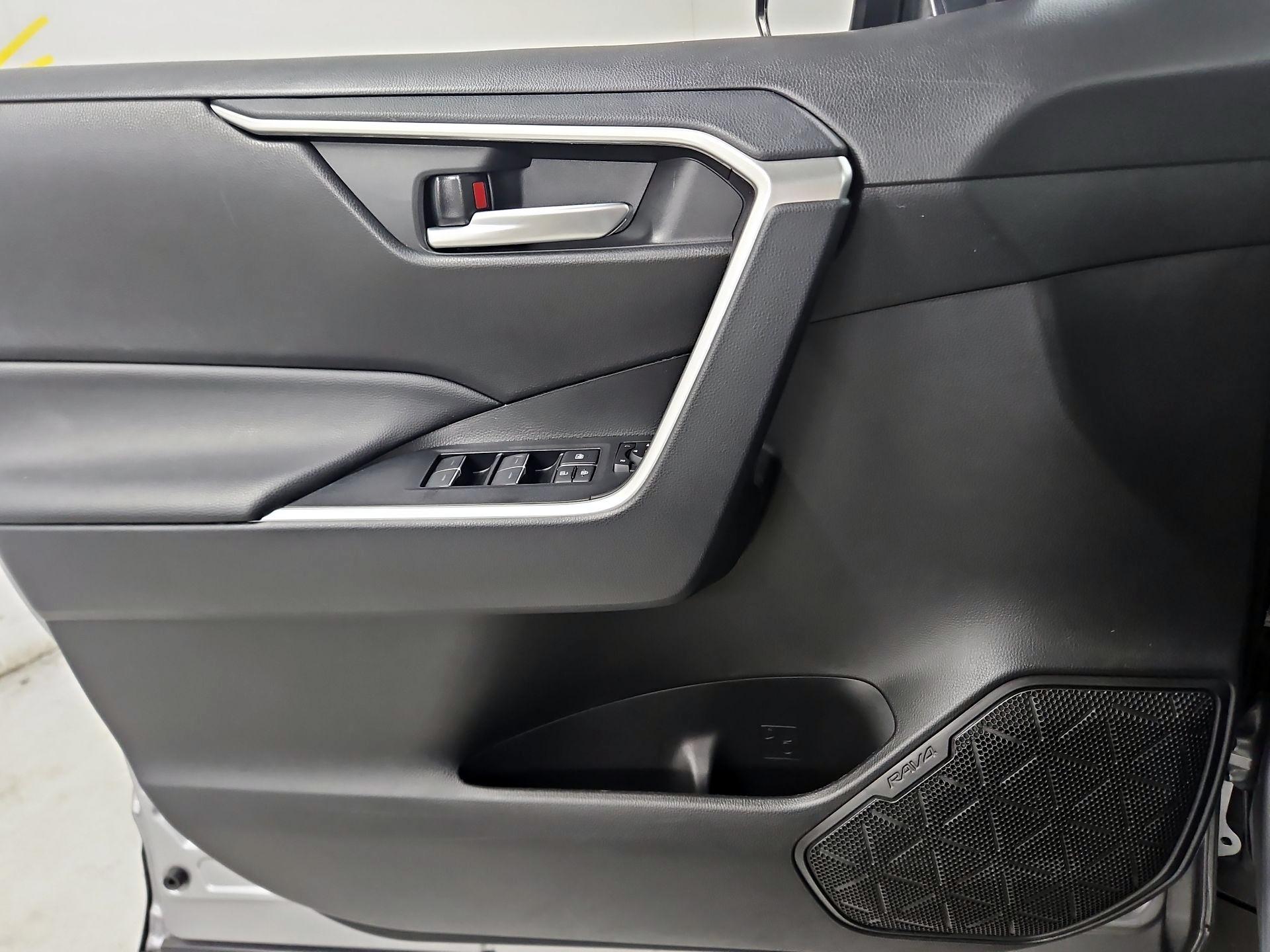 Thumbnail: 2025 Toyota RAV4 - 12