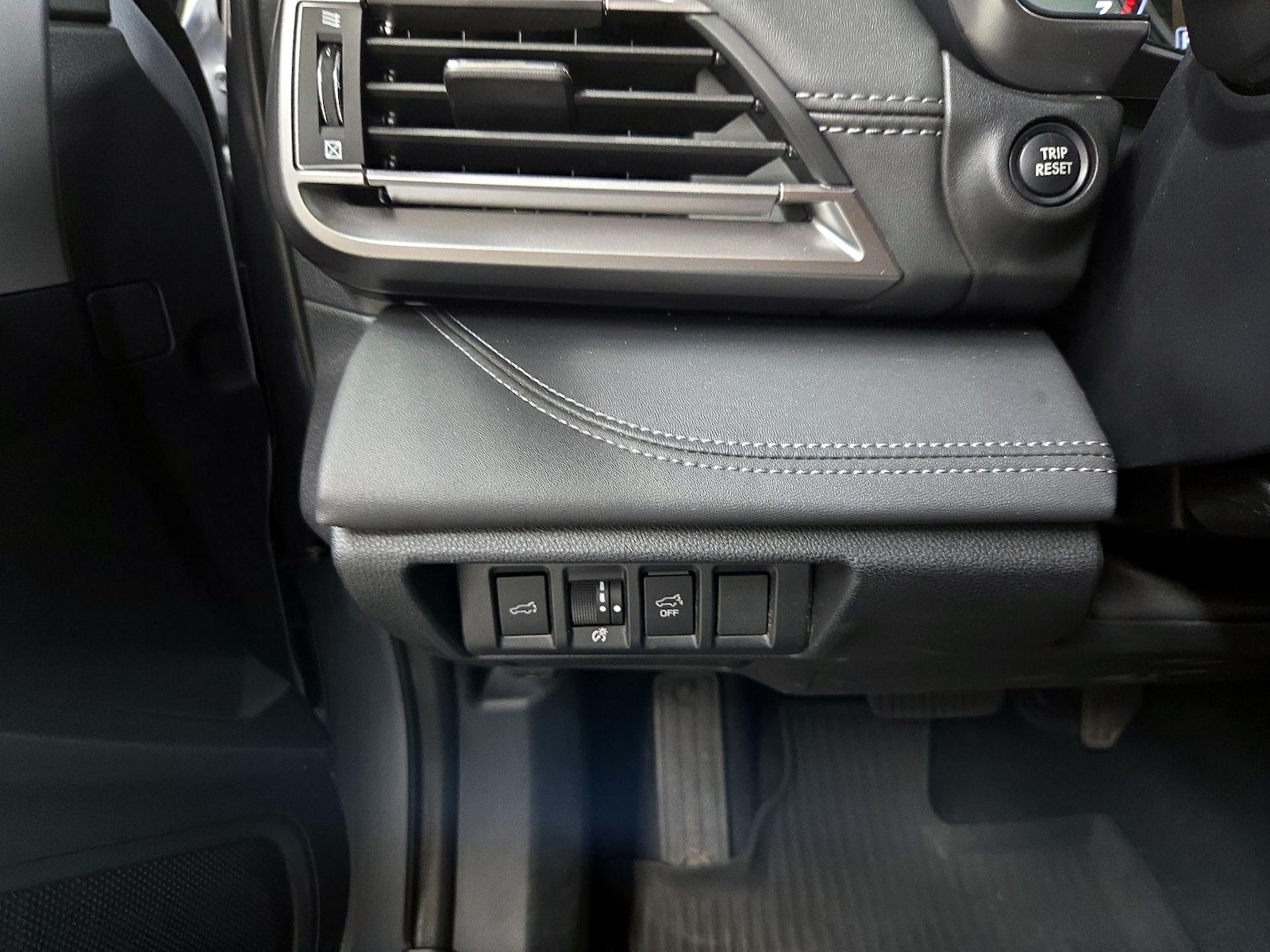 2021 Subaru Outback Limited - Photo 14