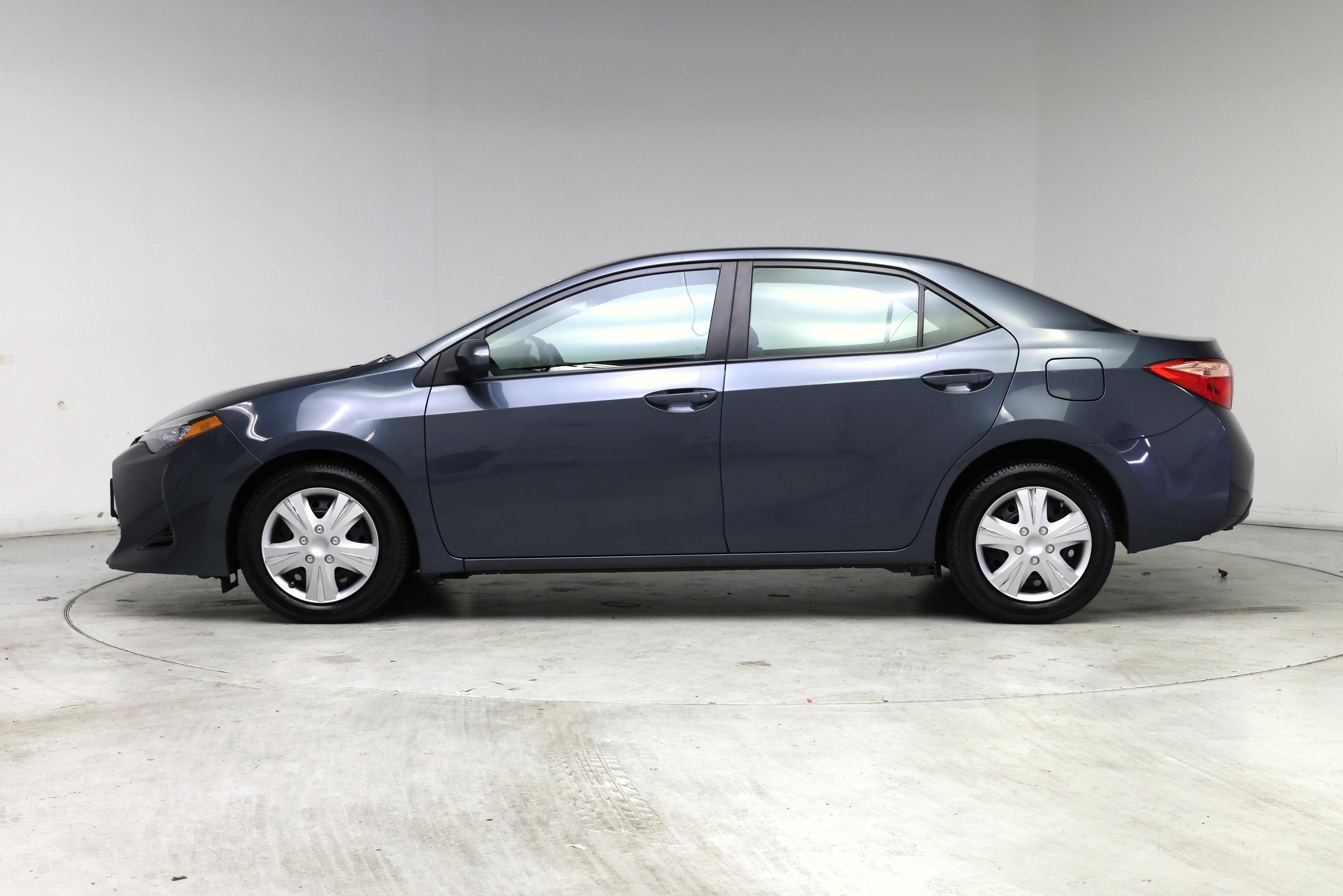 Thumbnail: 2017 Toyota Corolla - 3