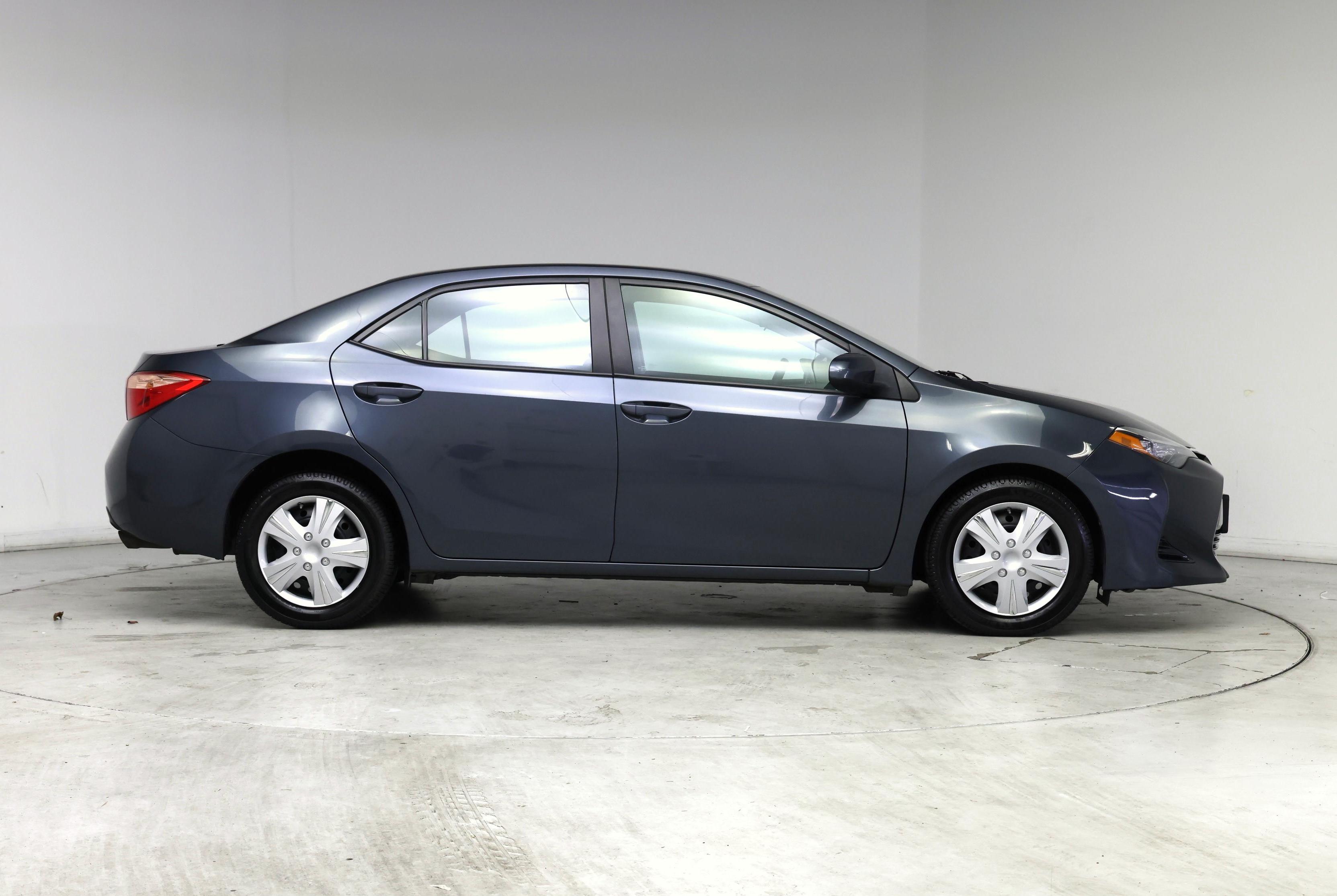 Thumbnail: 2017 Toyota Corolla - 7