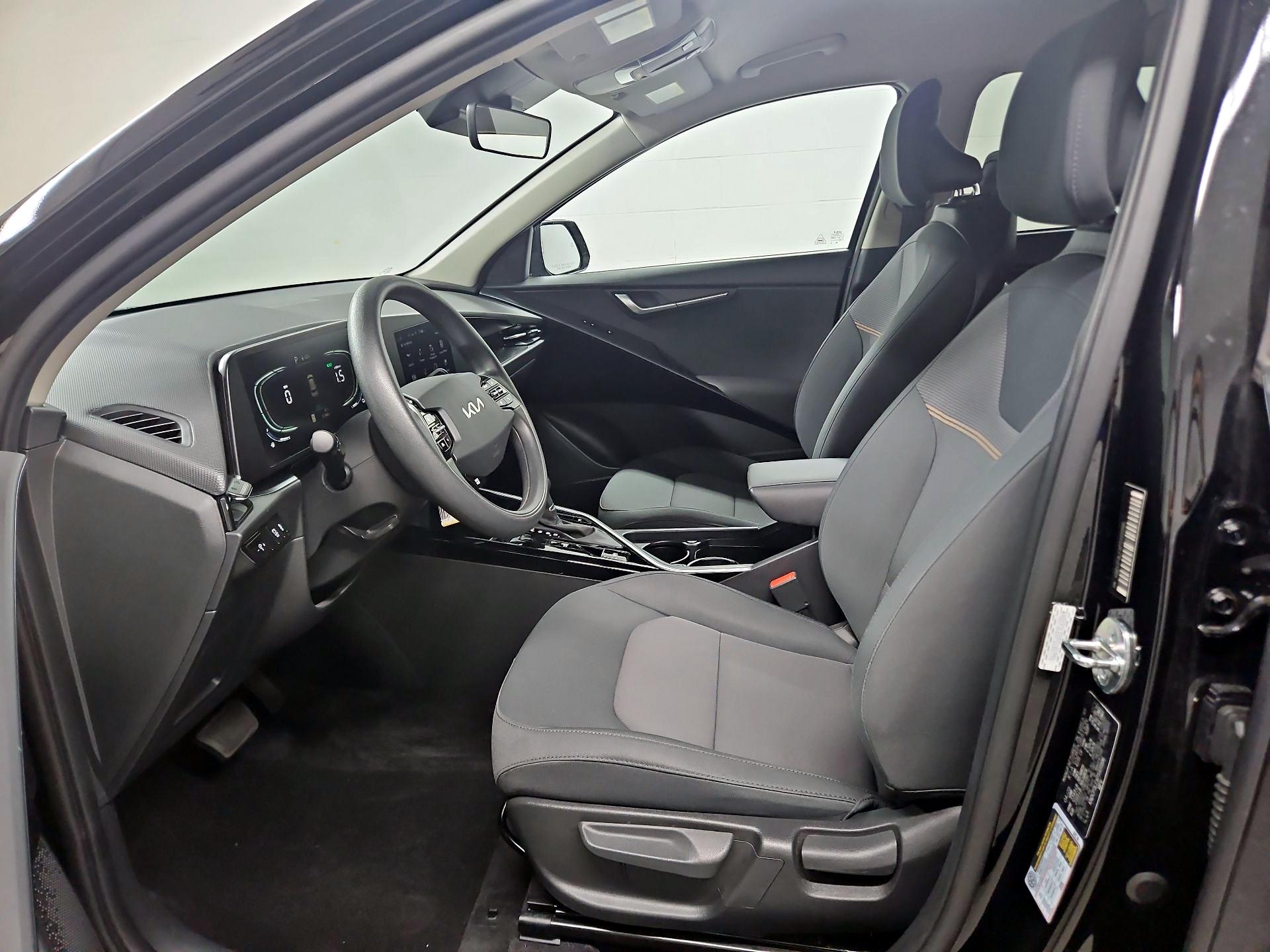 Thumbnail: 2023 Kia Niro - 11