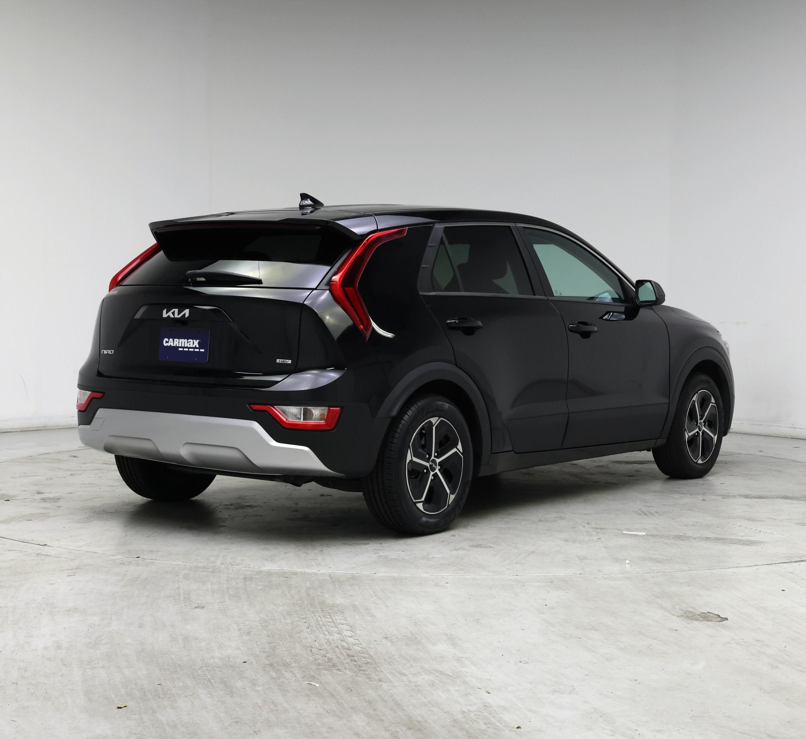Thumbnail: 2023 Kia Niro - 8