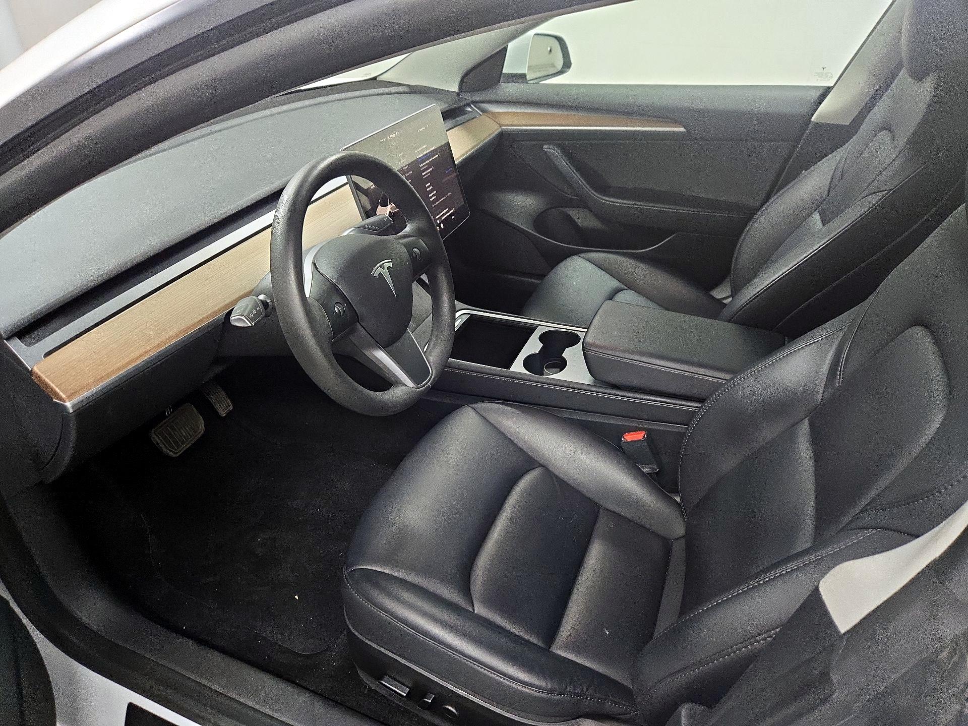 Thumbnail: 2023 Tesla Model 3 - 11