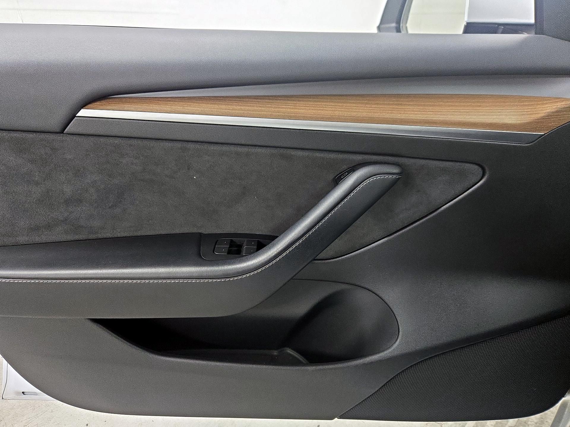 Thumbnail: 2023 Tesla Model 3 - 12