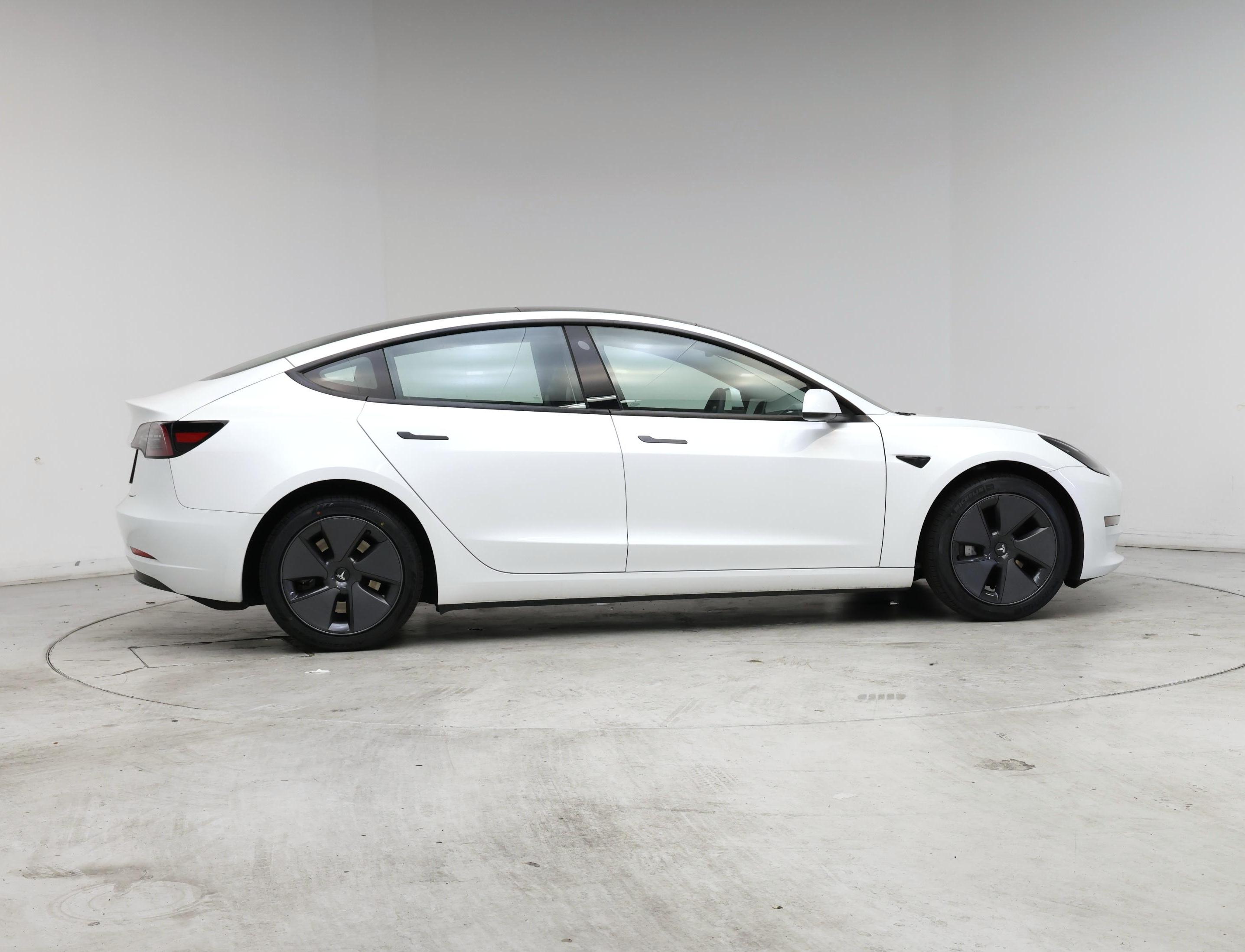 Thumbnail: 2023 Tesla Model 3 - 7