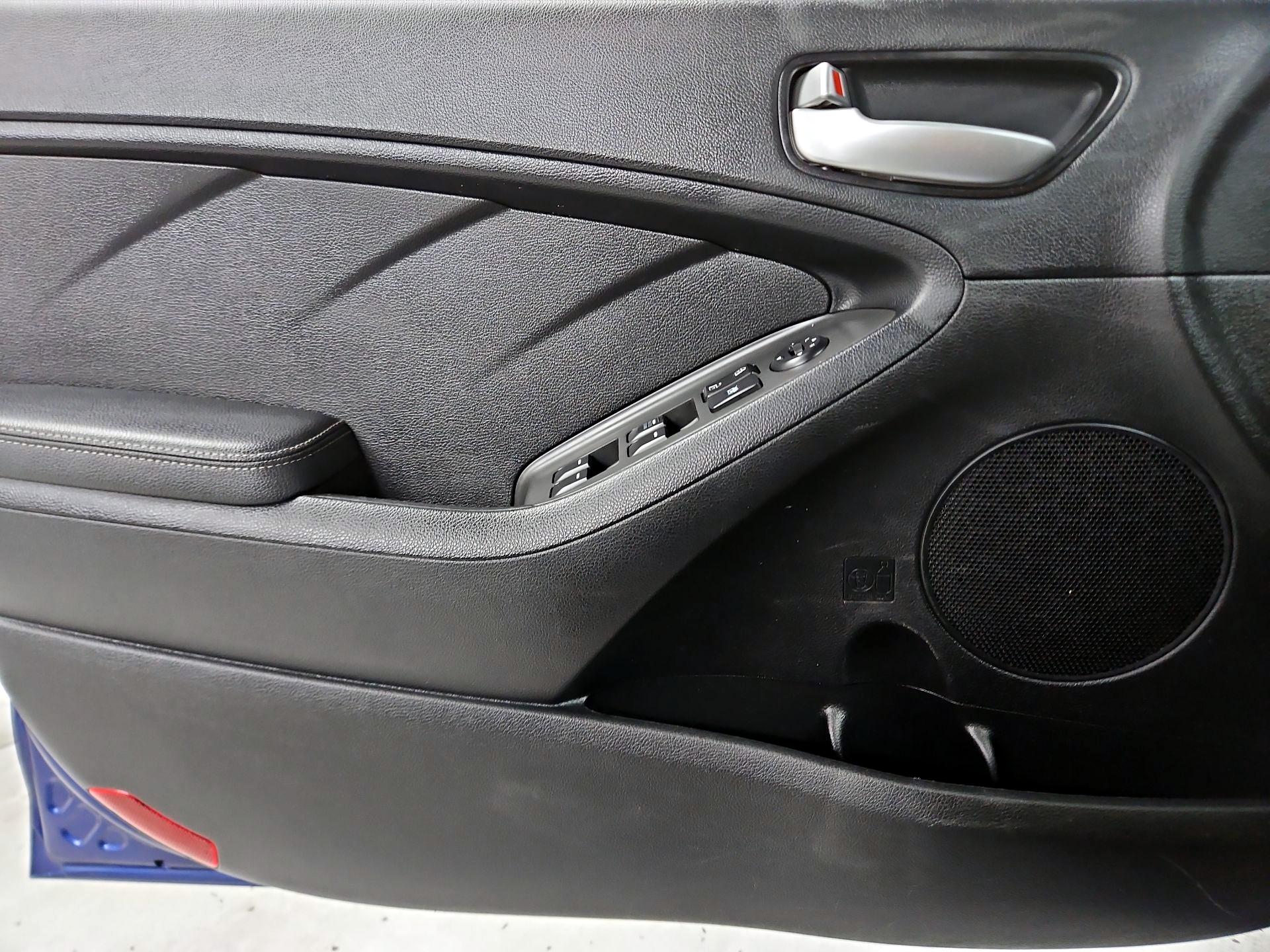 Thumbnail: 2018 Kia Forte - 12