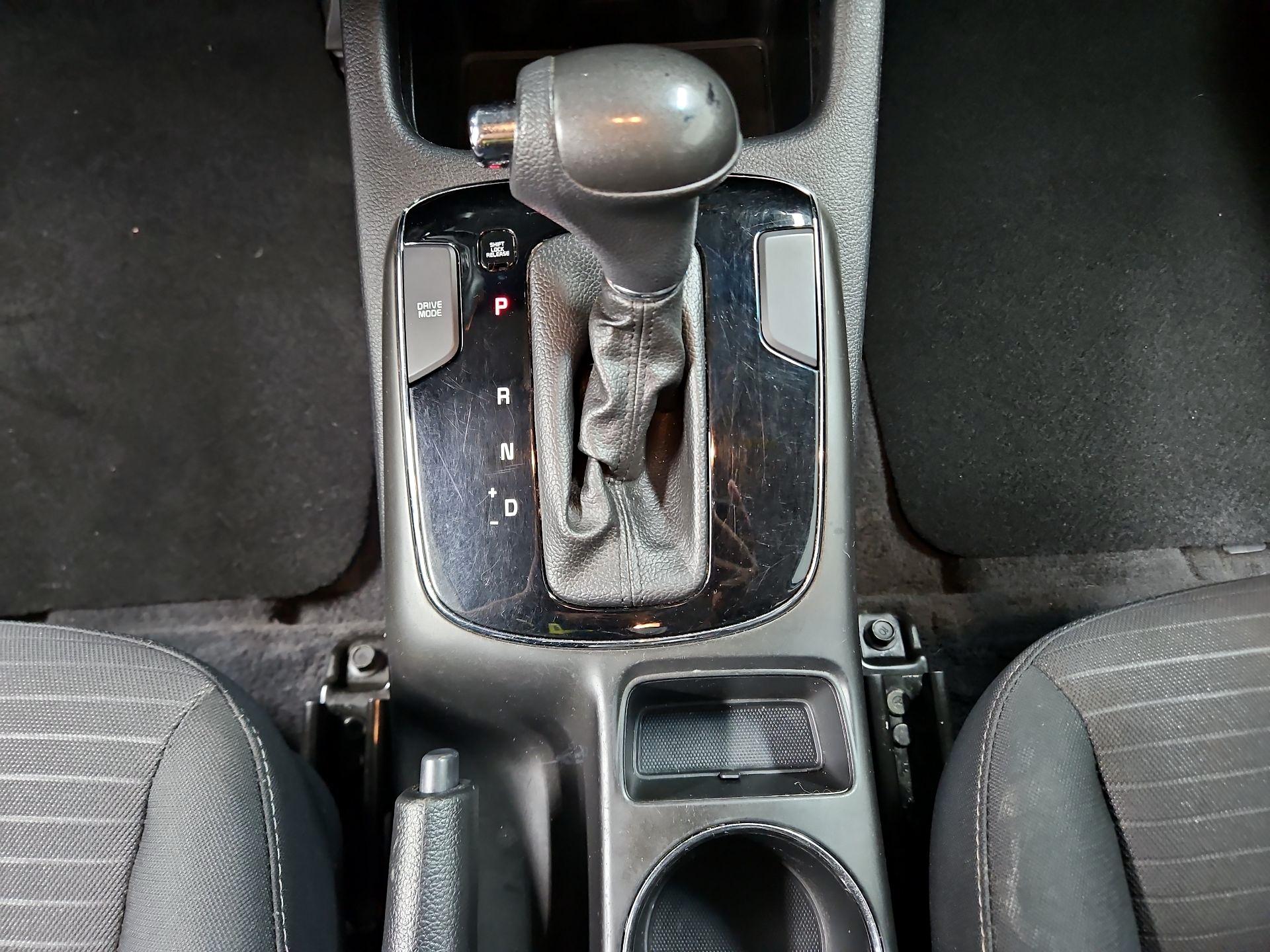 Thumbnail: 2018 Kia Forte - 17