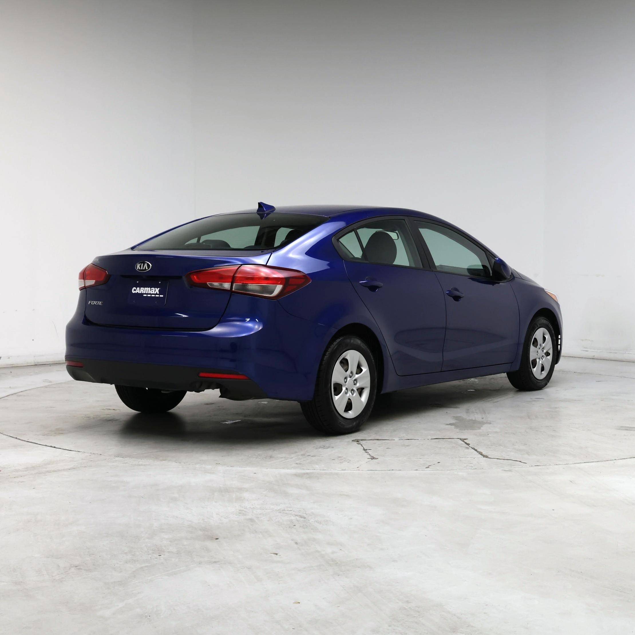 Thumbnail: 2018 Kia Forte - 8