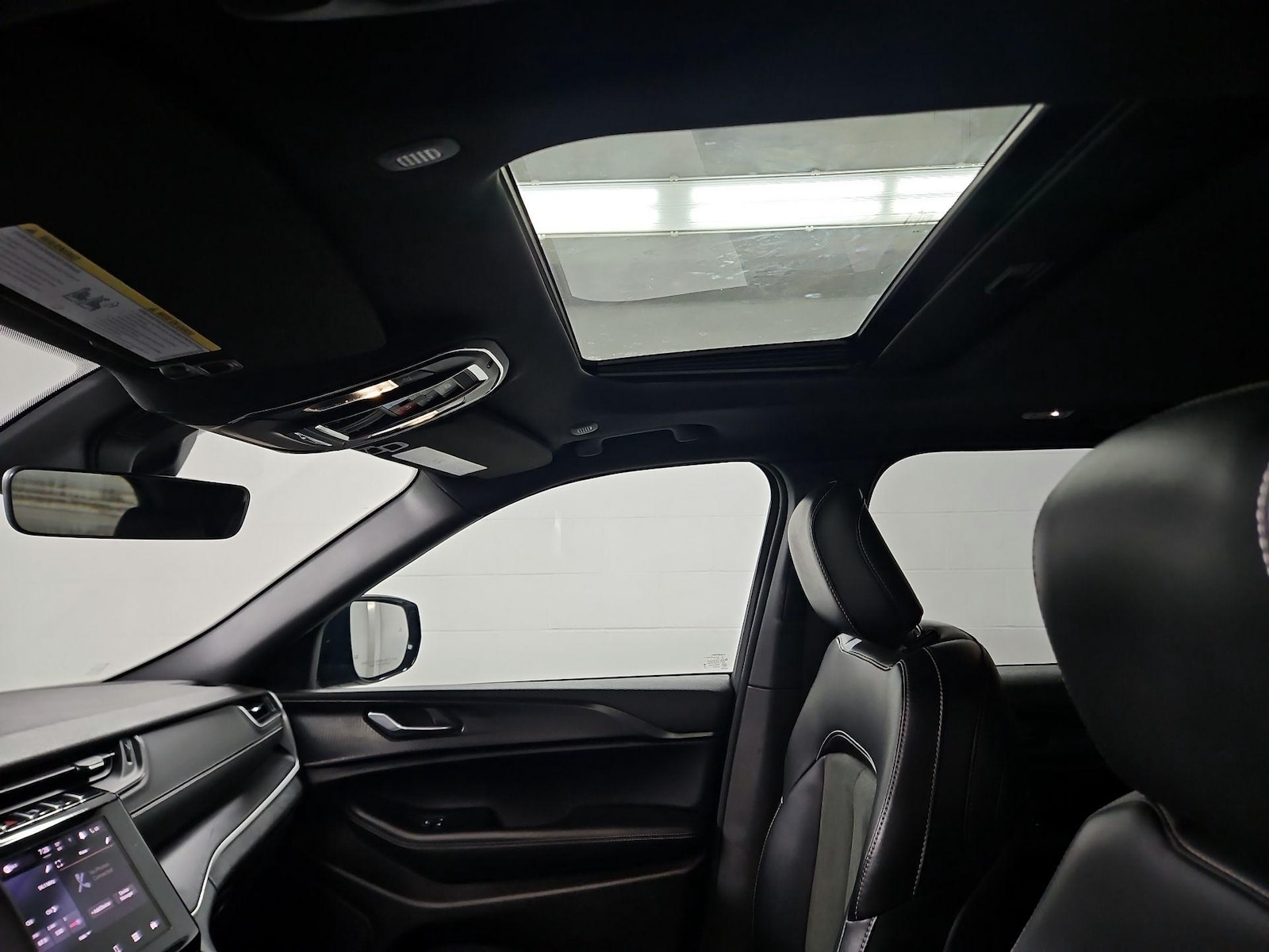Sunroof(s) & Overhead Airbags