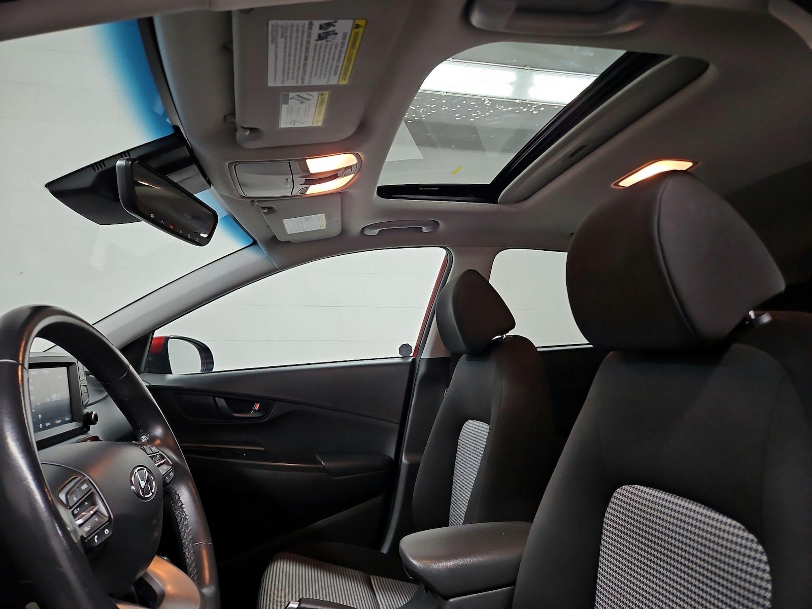 Sunroof(s) & Overhead Airbags