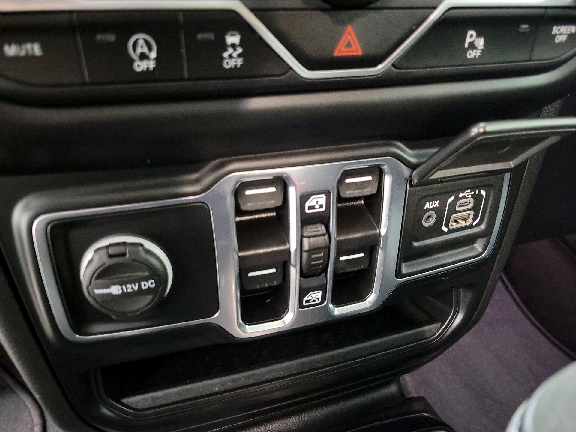 Thumbnail: 2022 Jeep Wrangler - 19