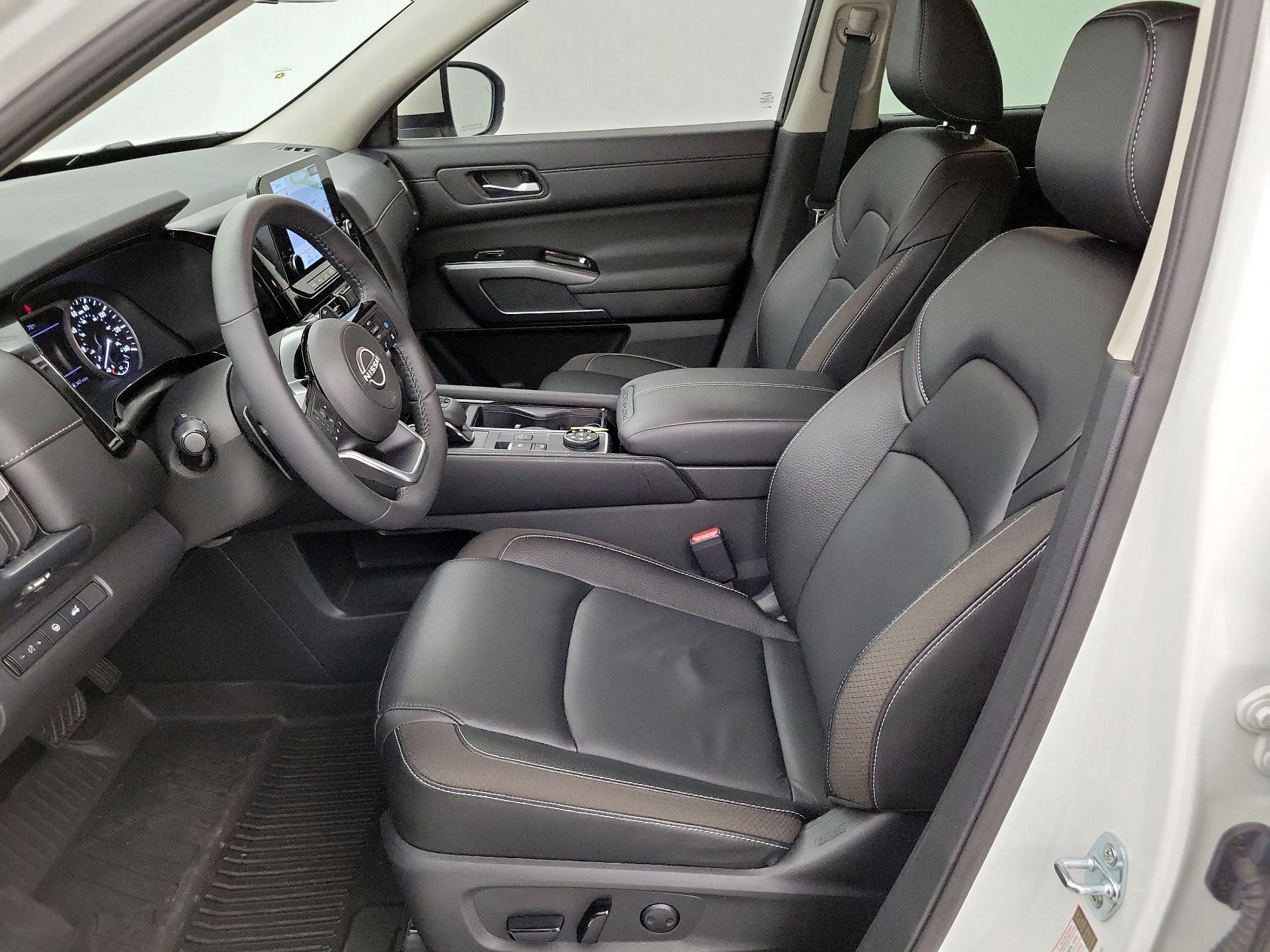 Thumbnail: 2024 Nissan Pathfinder - 9