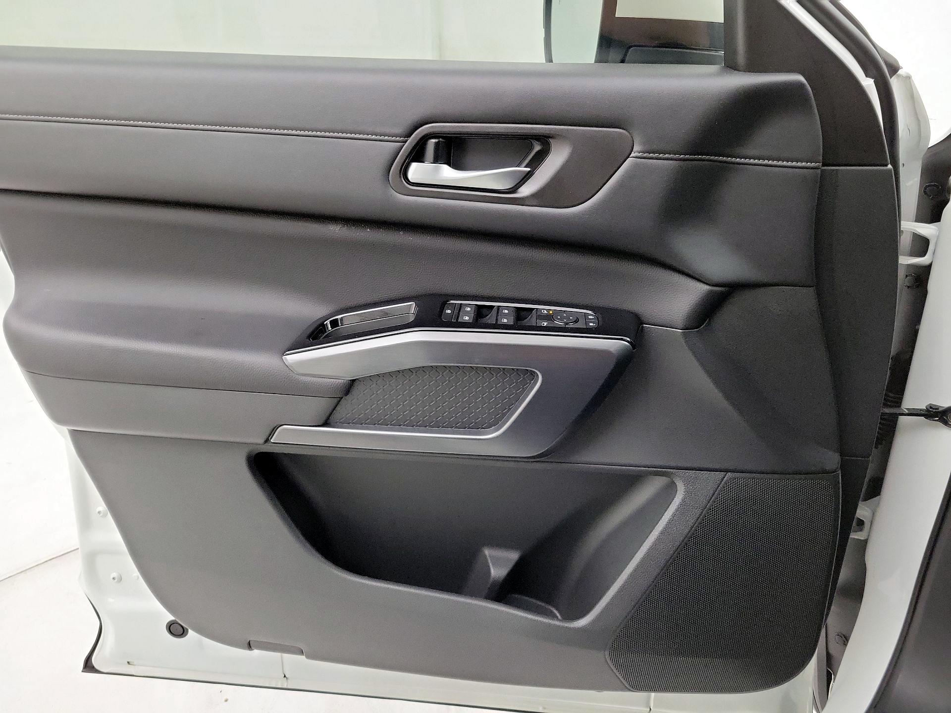 Thumbnail: 2024 Nissan Pathfinder - 10