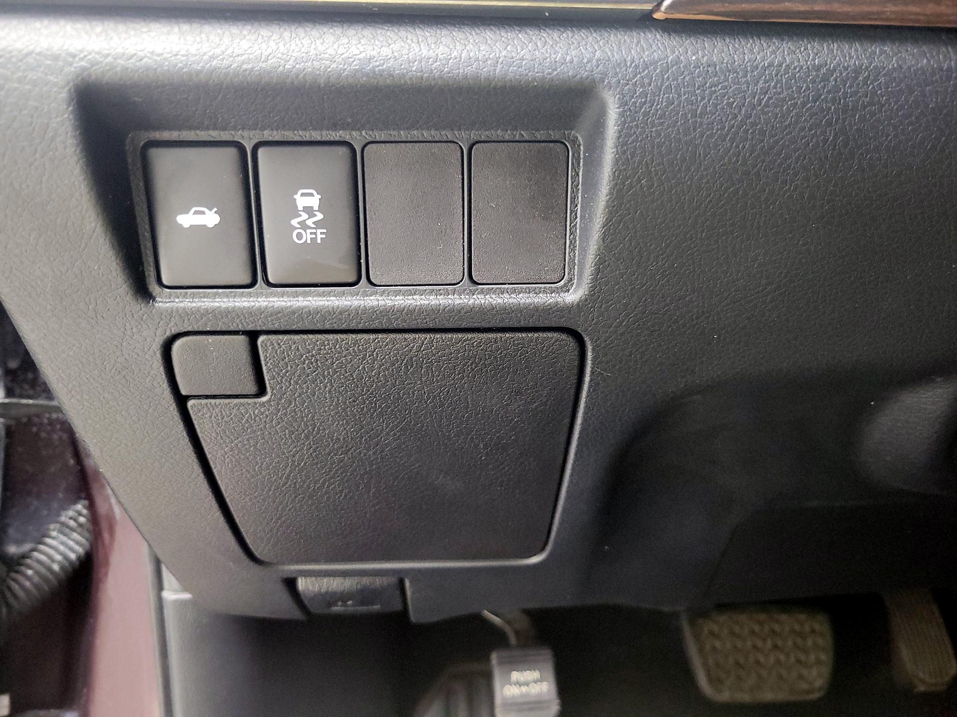 Thumbnail: 2014 Toyota Avalon - 13