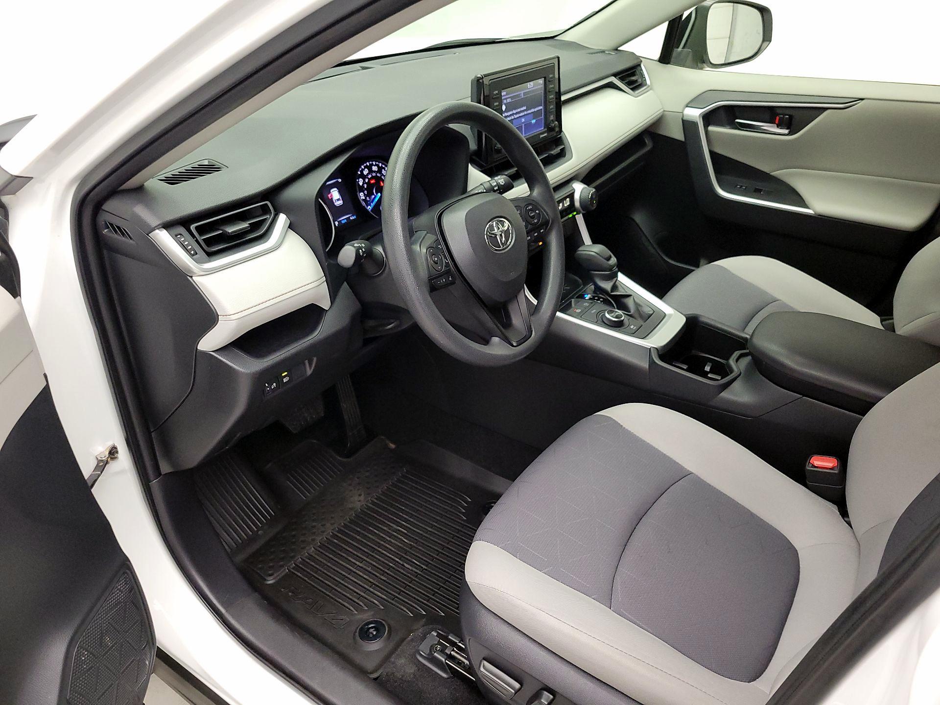 Thumbnail: 2022 Toyota RAV4 - 11