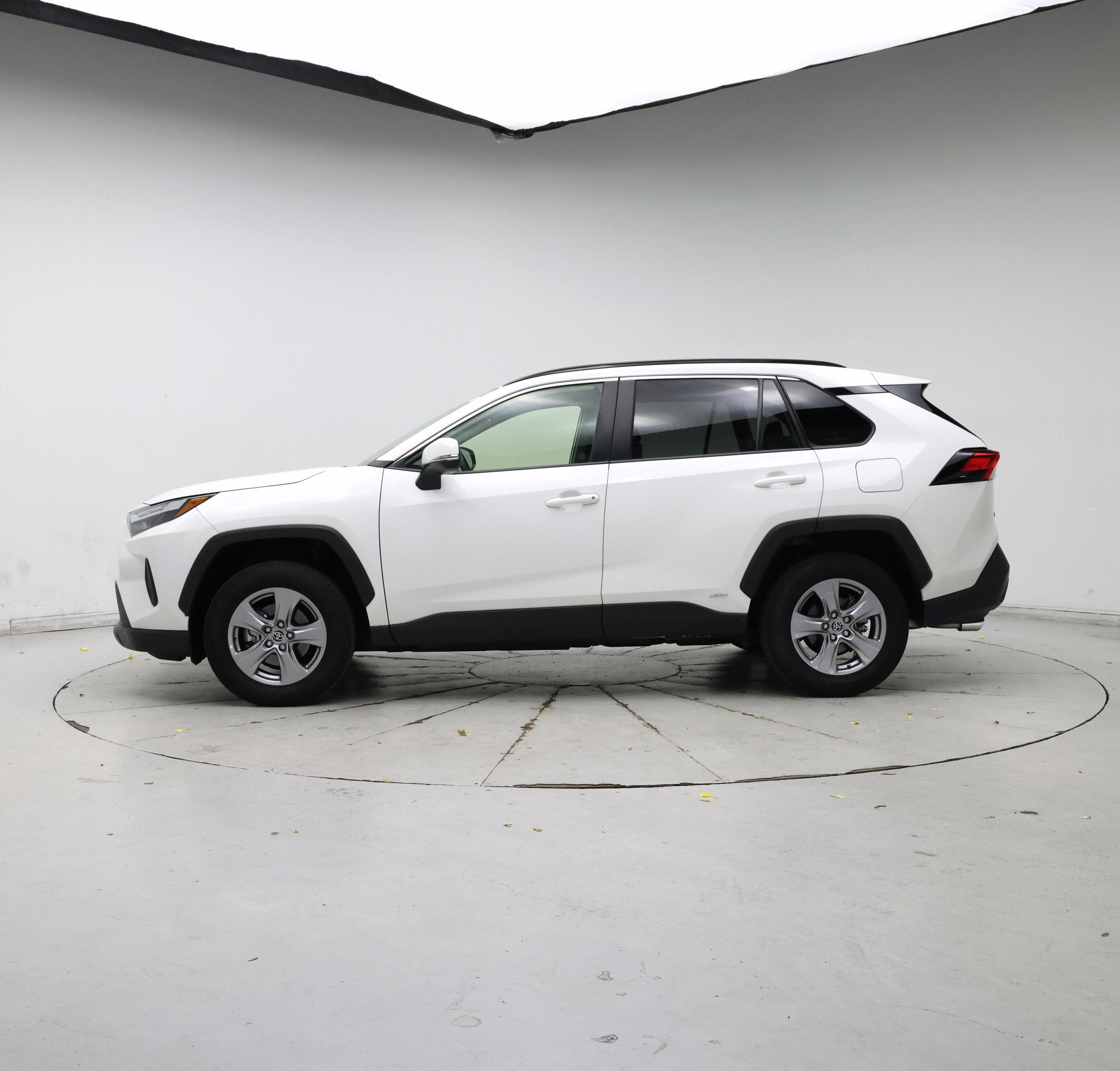Thumbnail: 2022 Toyota RAV4 - 3