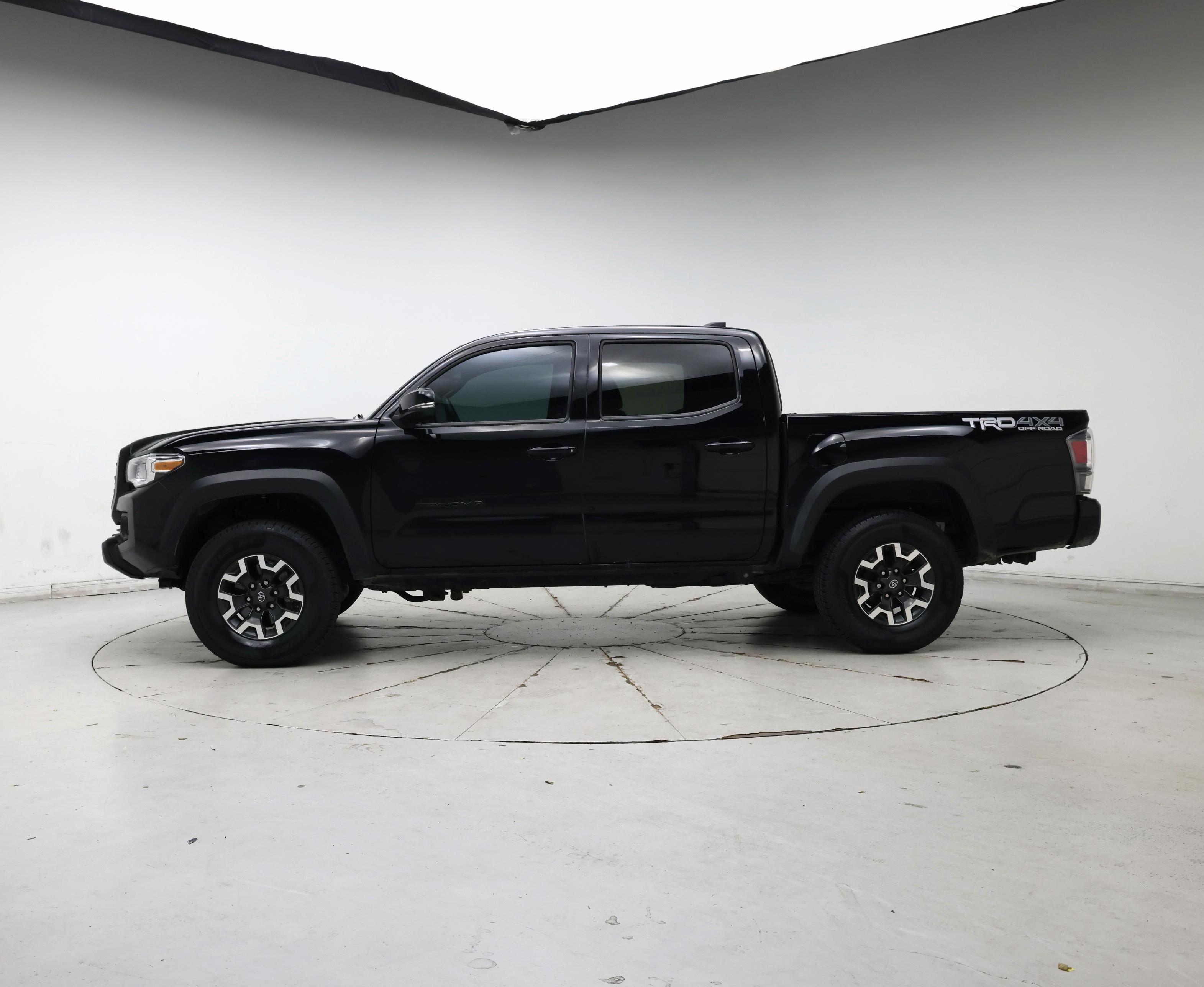 Thumbnail: 2020 Toyota Tacoma - 3