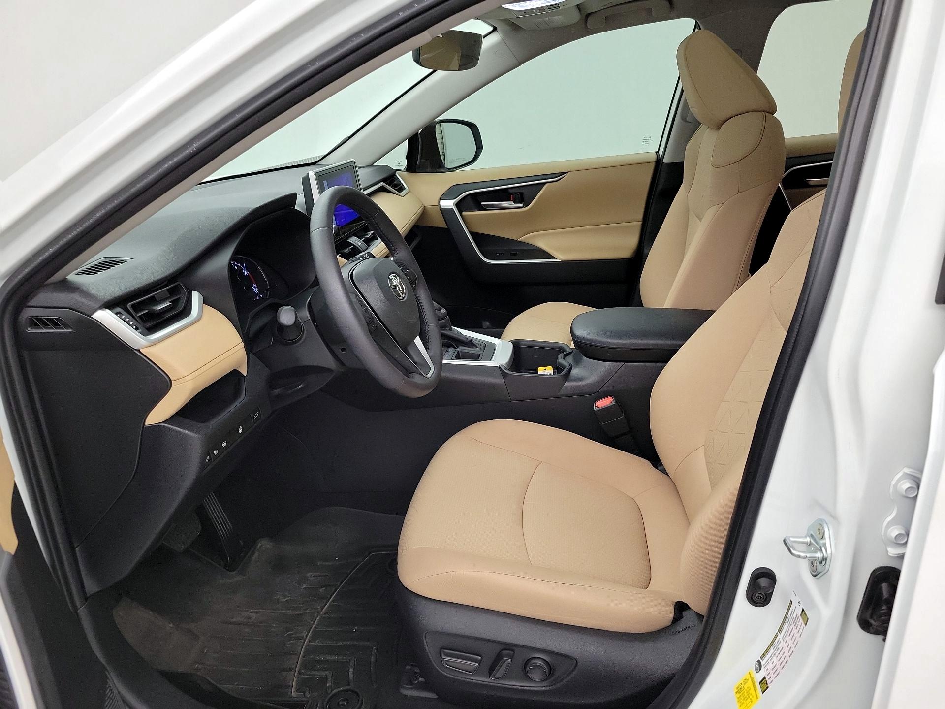 Thumbnail: 2023 Toyota RAV4 - 9