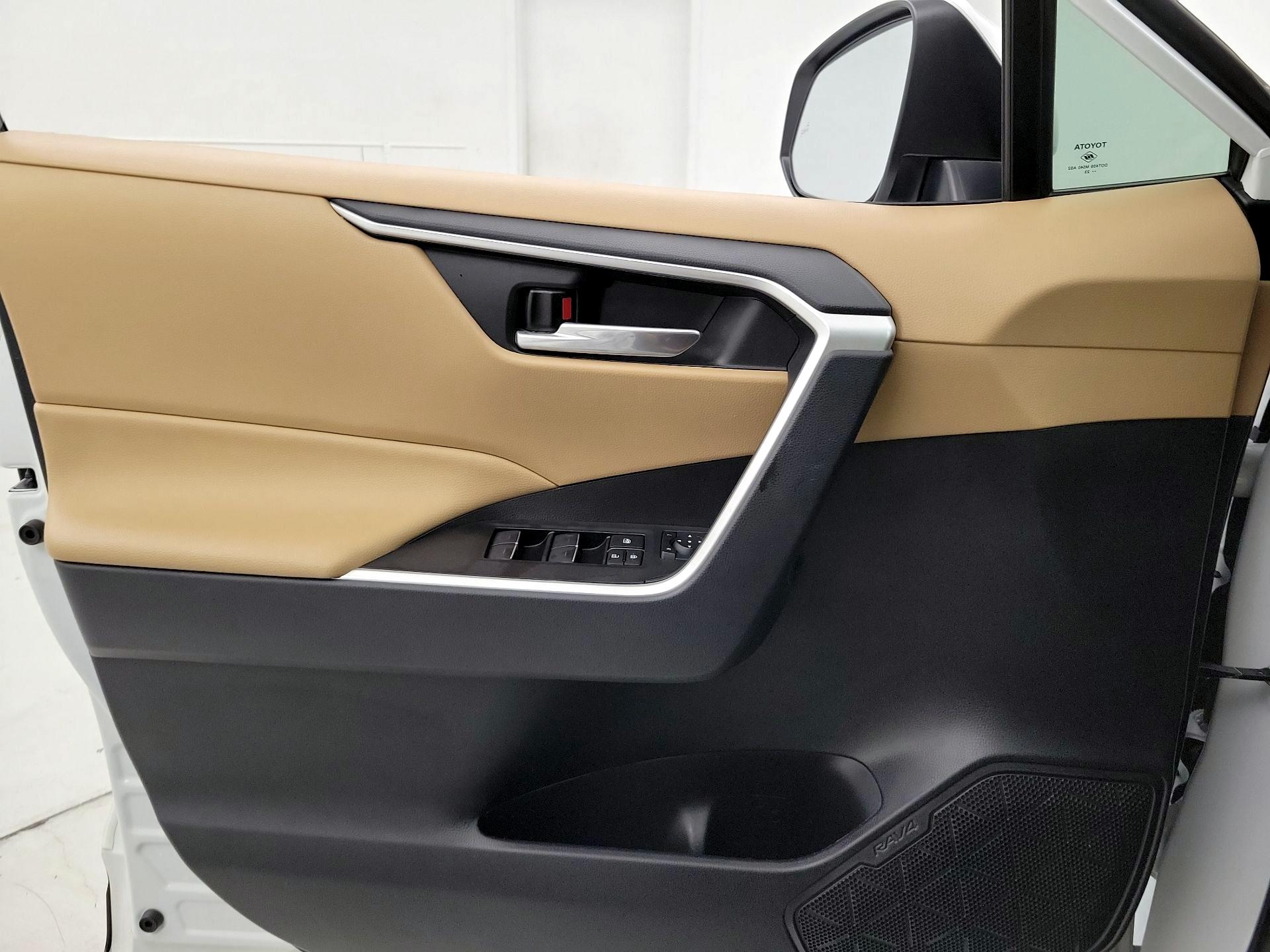 Thumbnail: 2023 Toyota RAV4 - 10