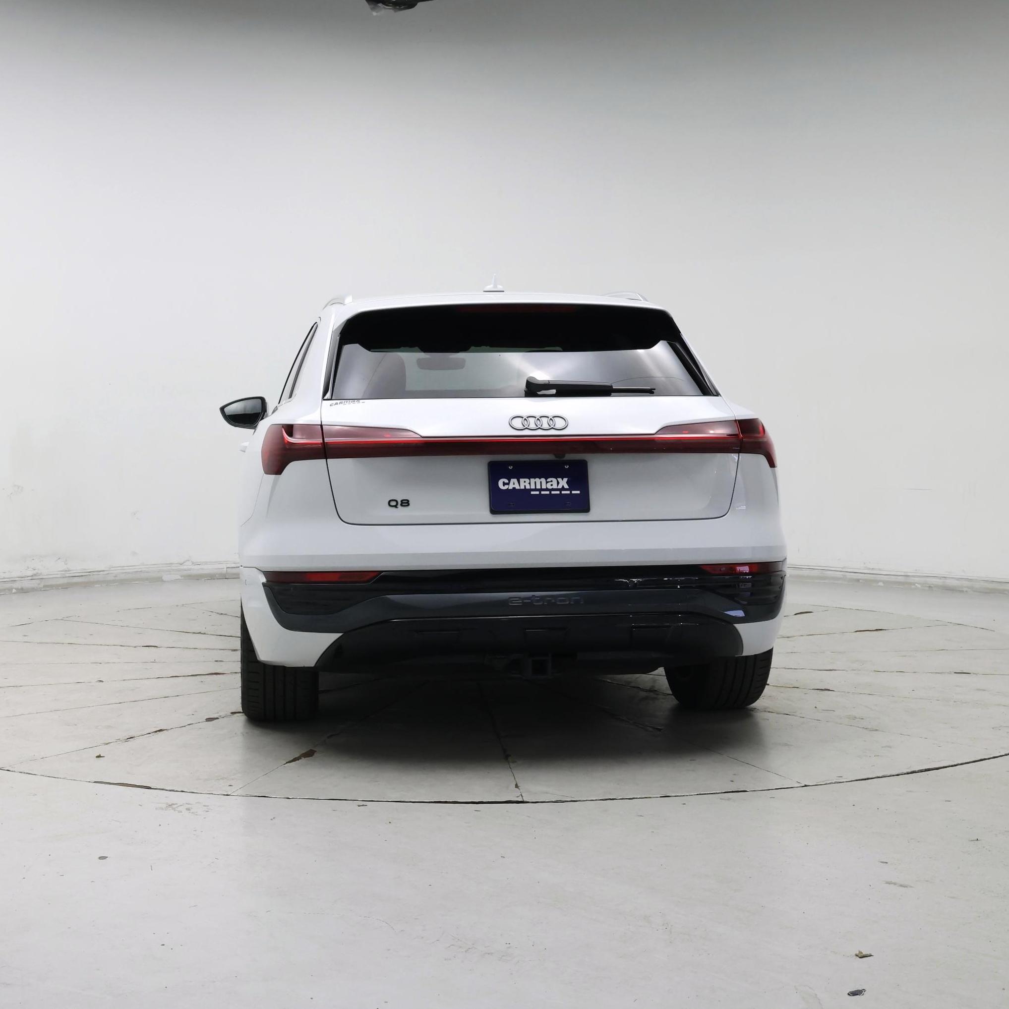 Thumbnail: 2024 Audi Q8 e-tron - 6