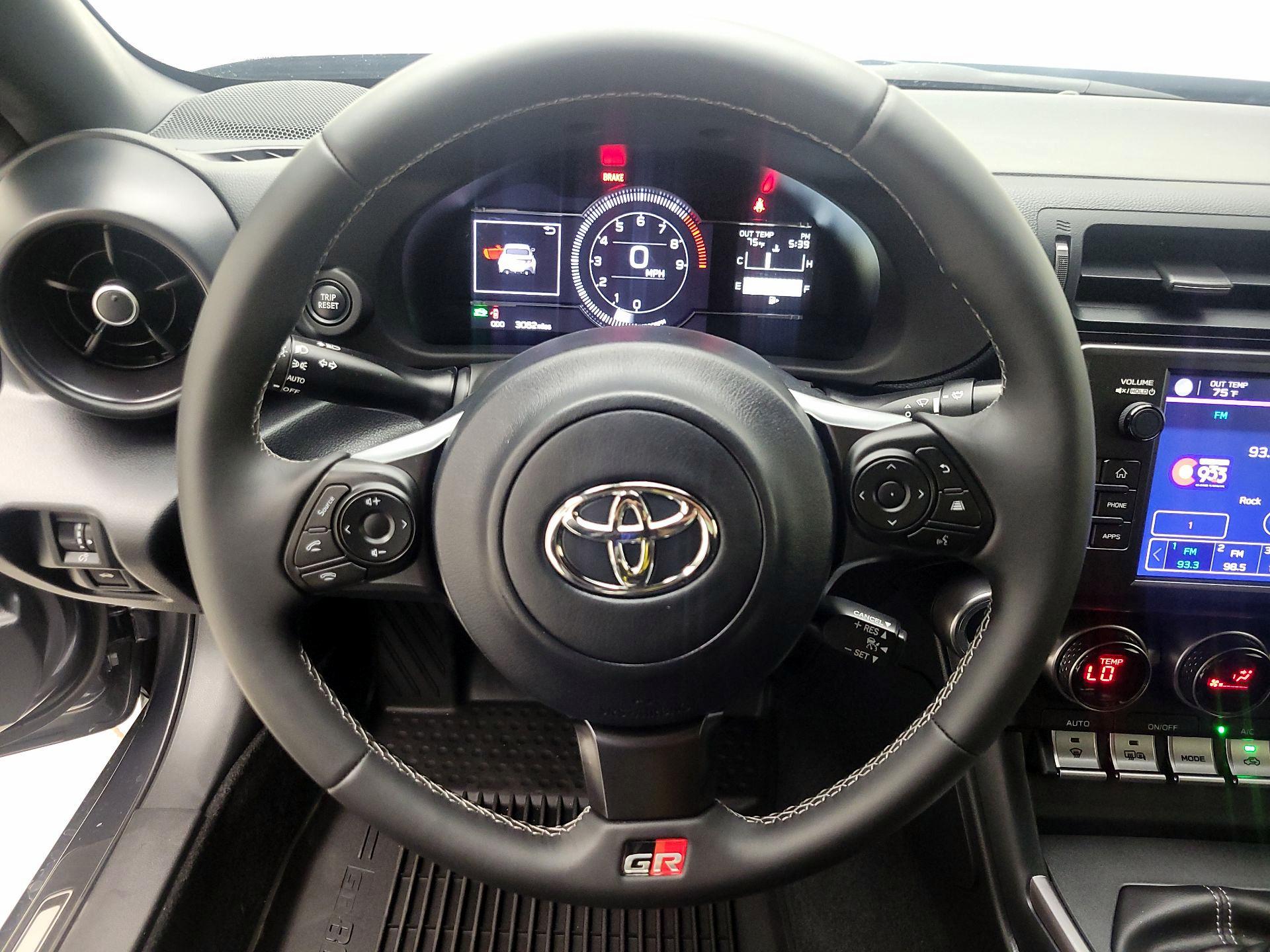 Thumbnail: 2024 Toyota GR86 - 10