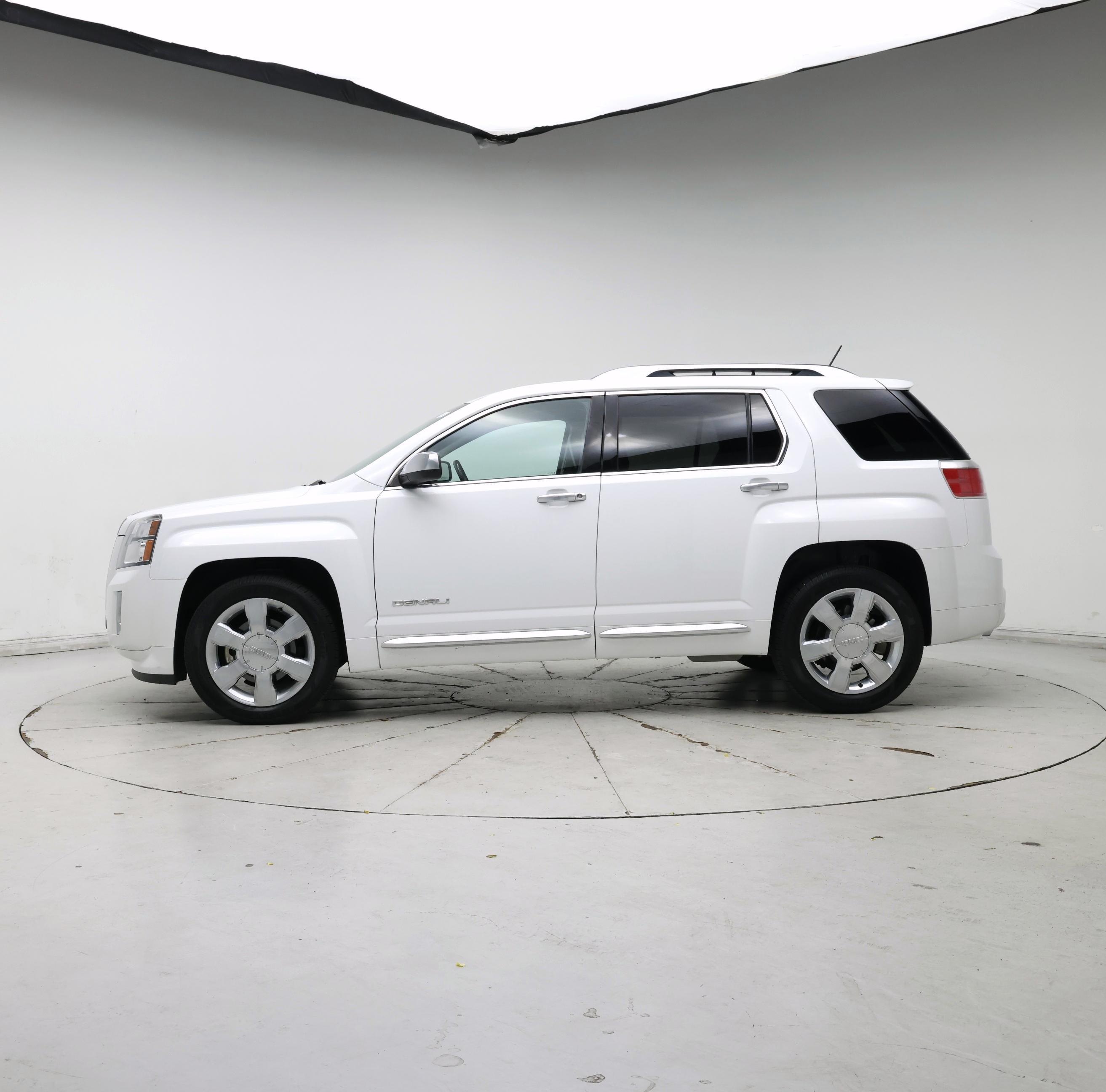 Thumbnail: 2015 GMC Terrain - 3