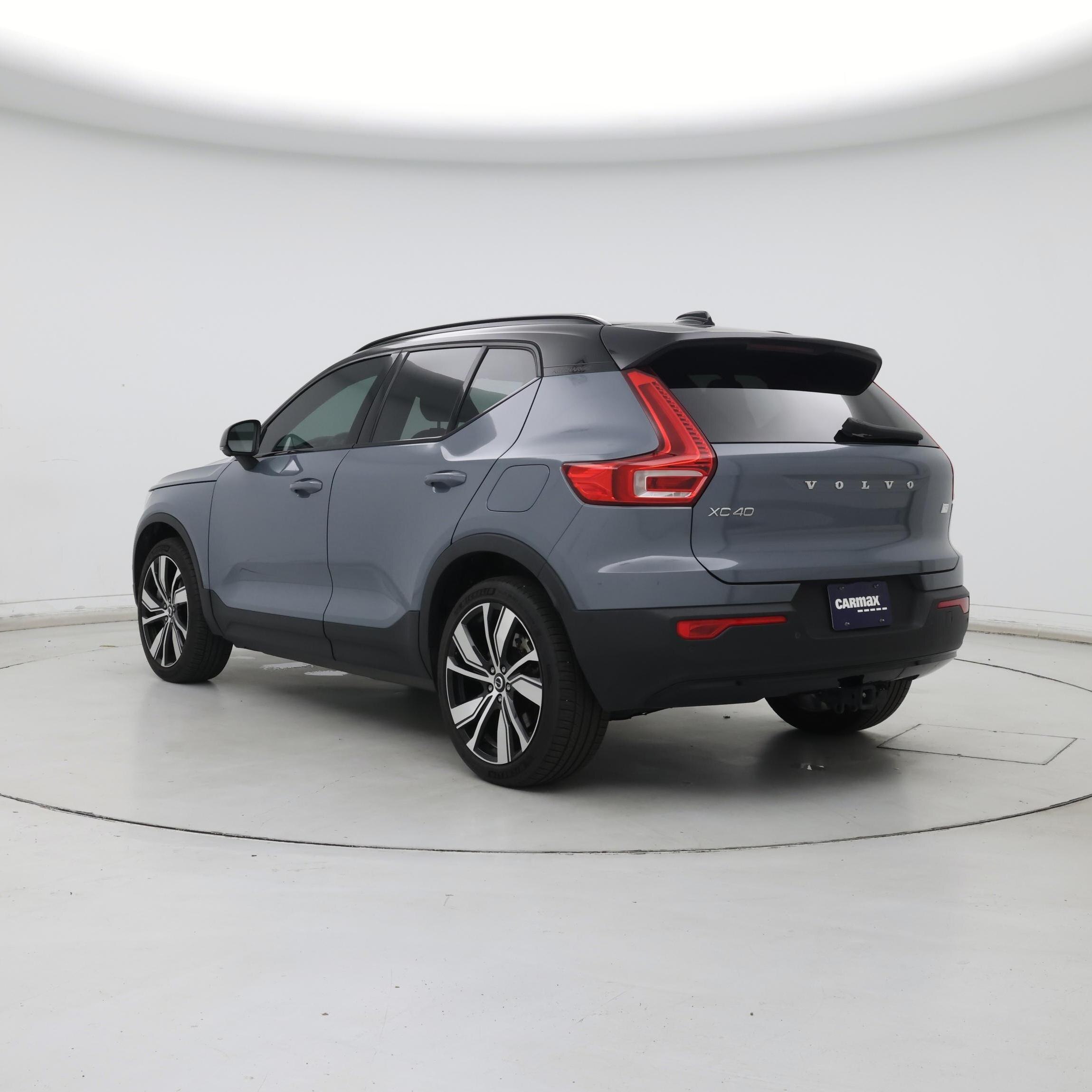 Thumbnail: 2022 Volvo XC40 - 2