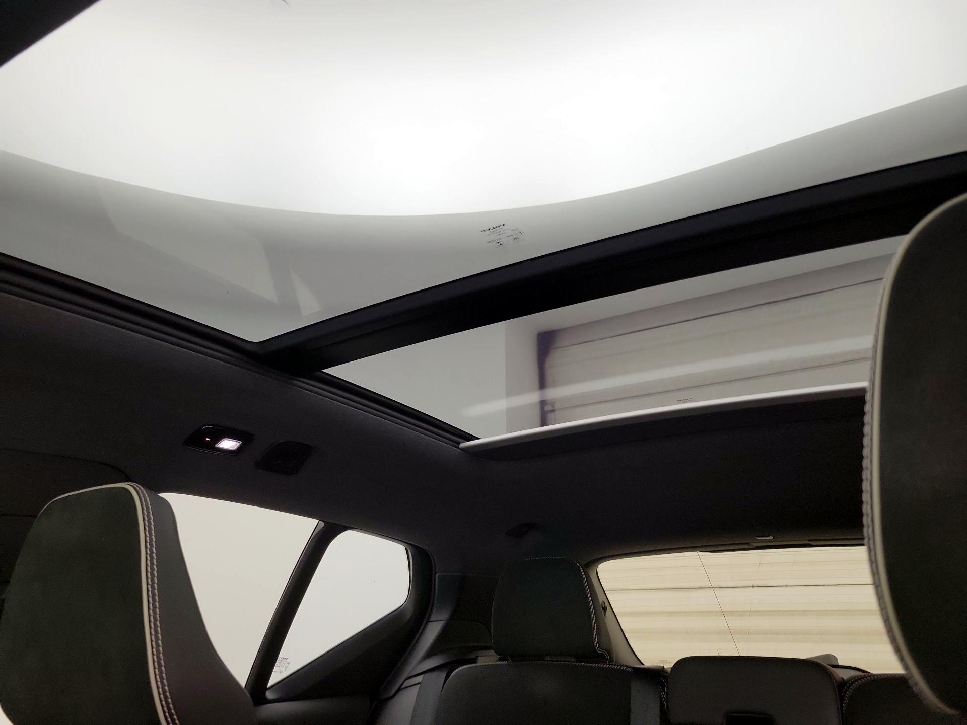 Thumbnail: 2022 Volvo XC40 - 19