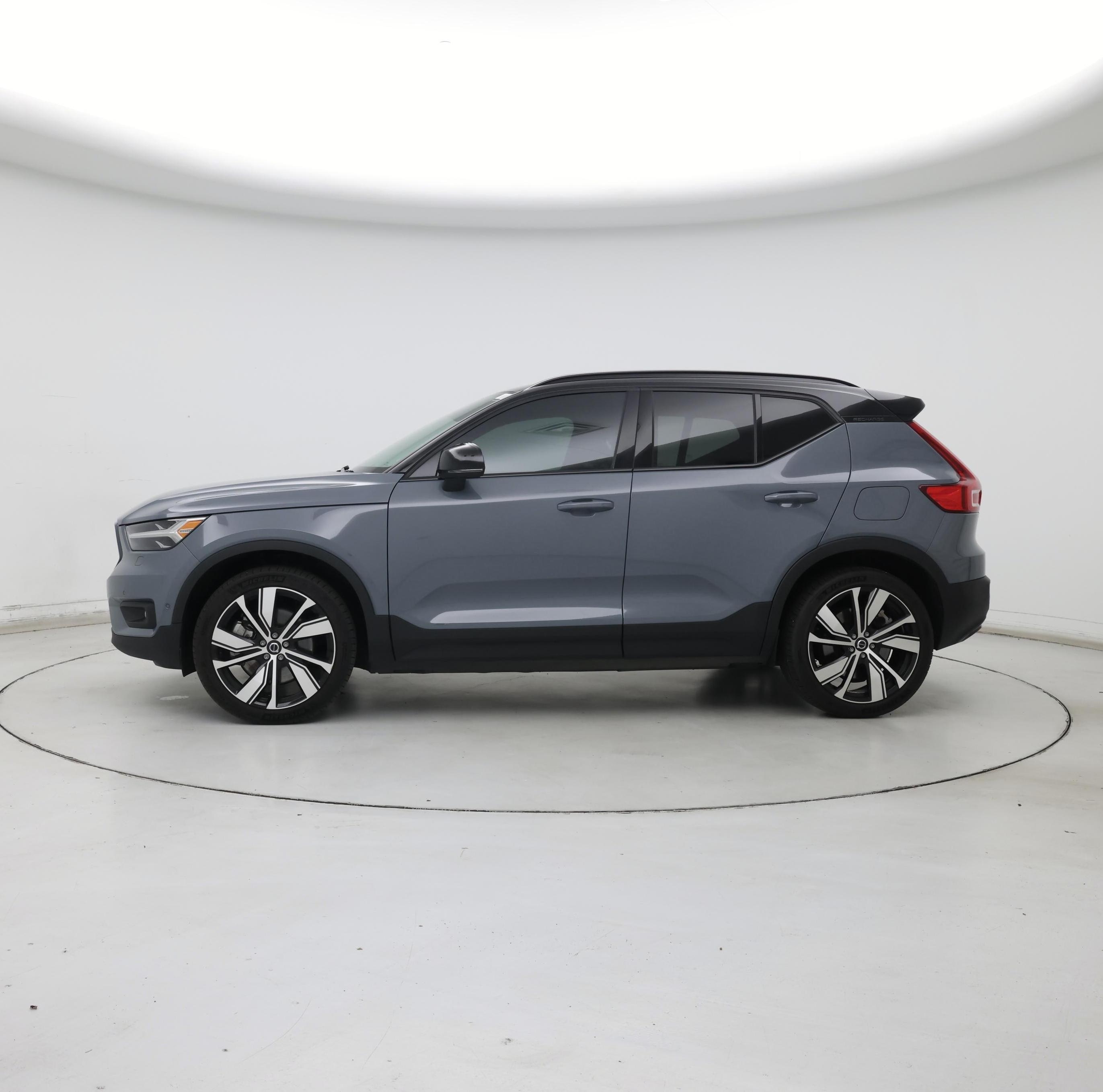 Thumbnail: 2022 Volvo XC40 - 3