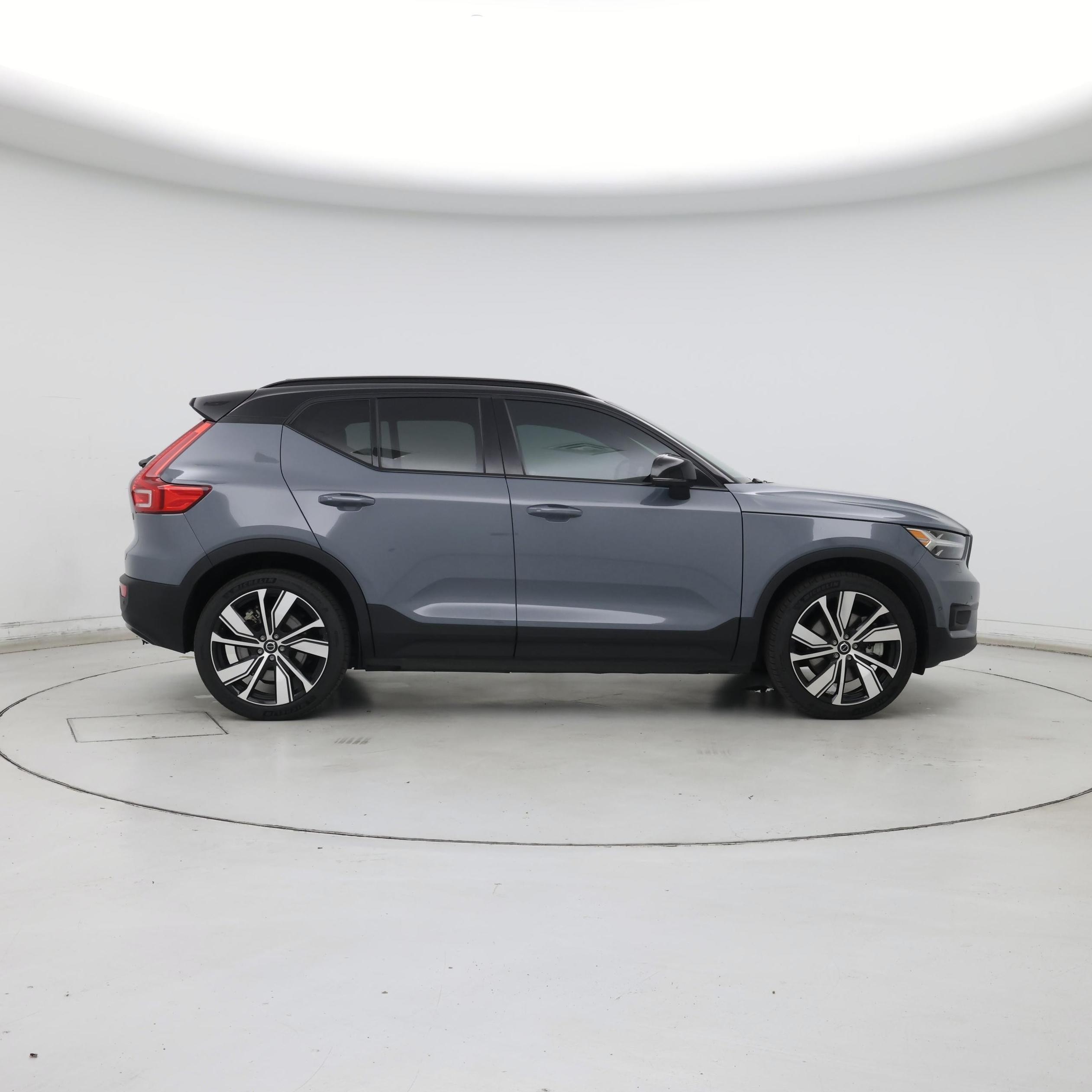 Thumbnail: 2022 Volvo XC40 - 7