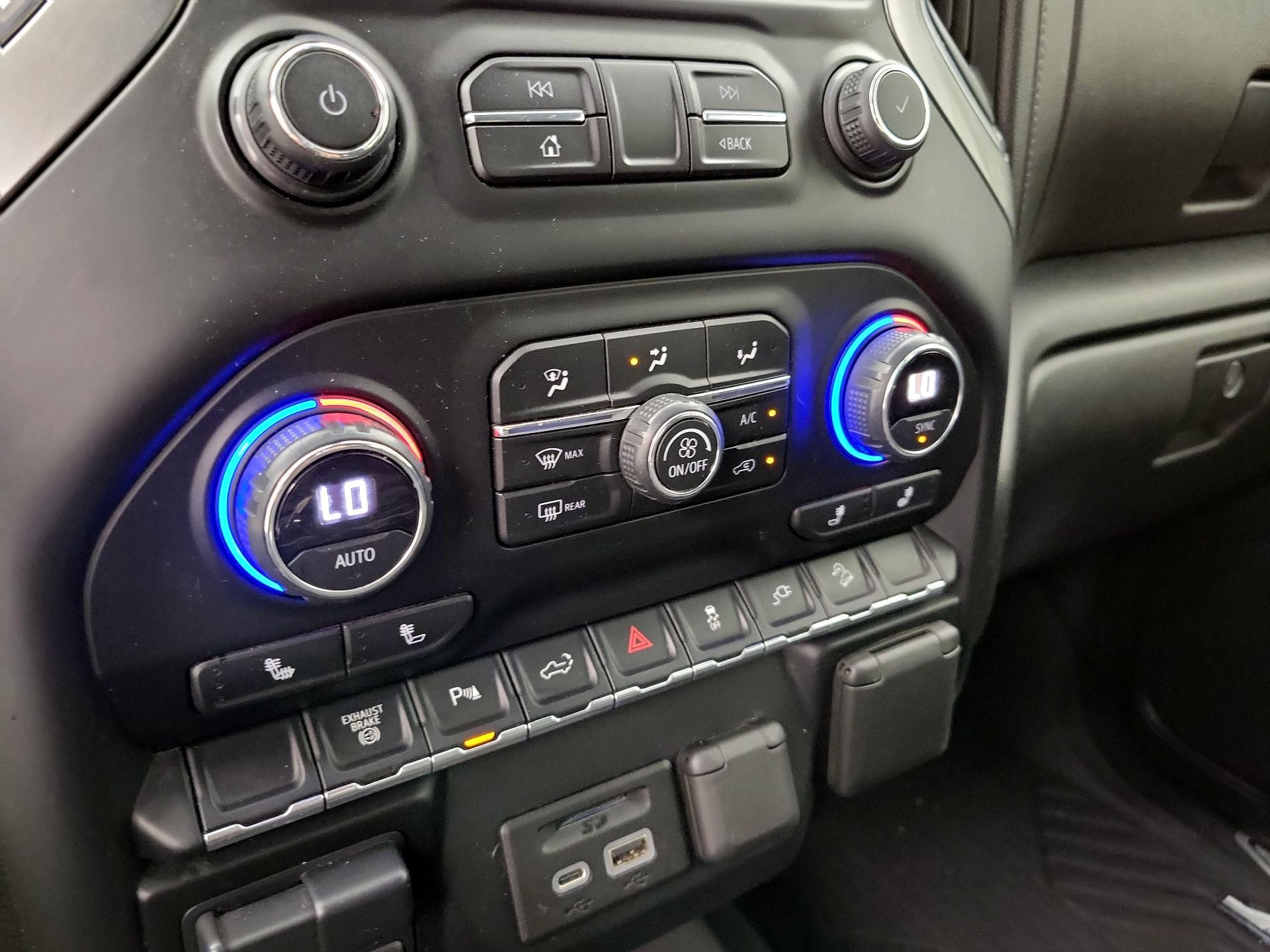 Thumbnail: 2020 Chevrolet Silverado 3500 - 14