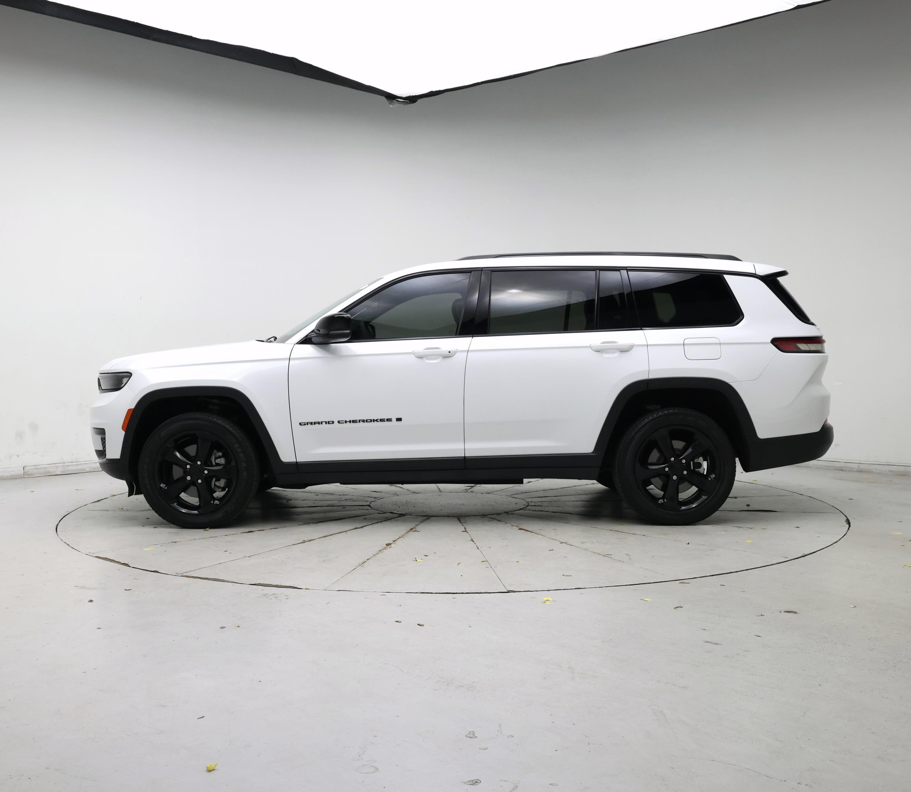 Thumbnail: 2023 Jeep Grand Cherokee L - 3