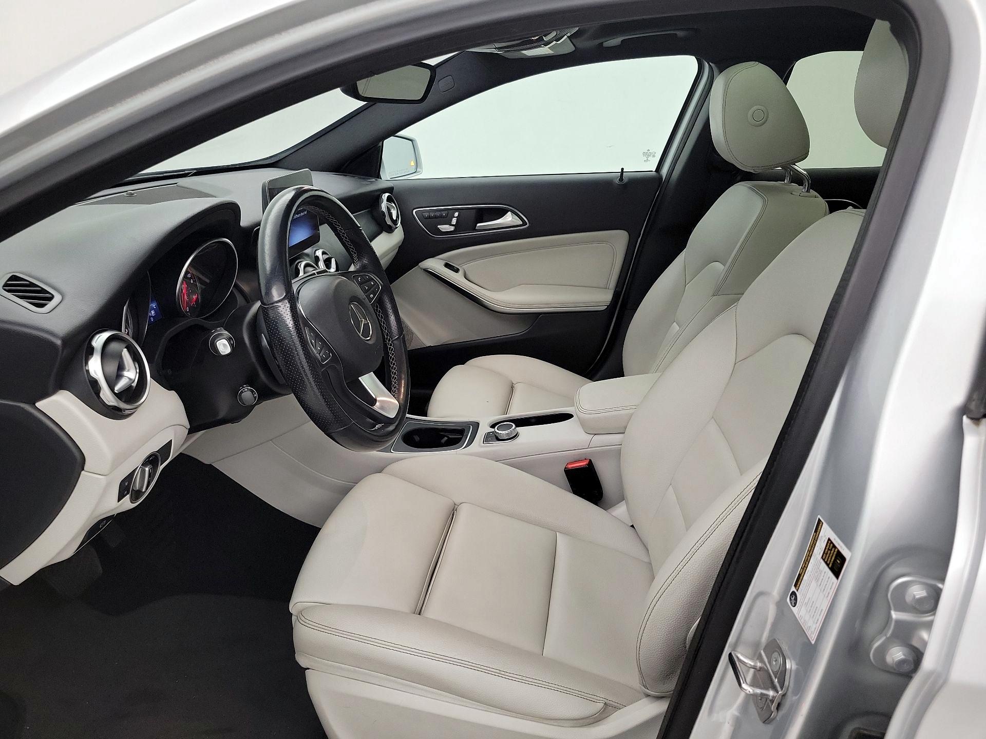 Thumbnail: 2019 Mercedes-Benz GLA - 11