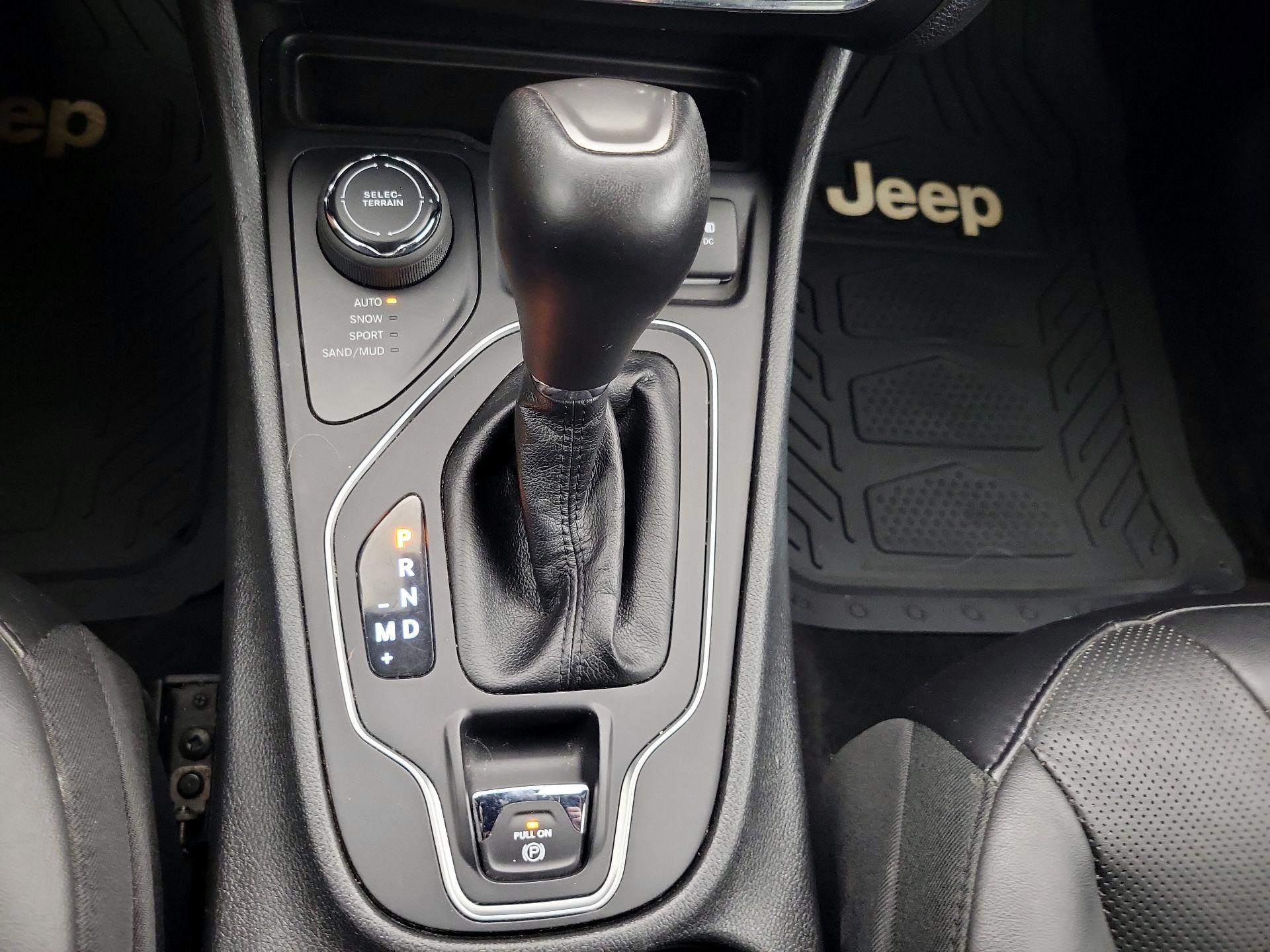 Thumbnail: 2021 Jeep Cherokee - 15