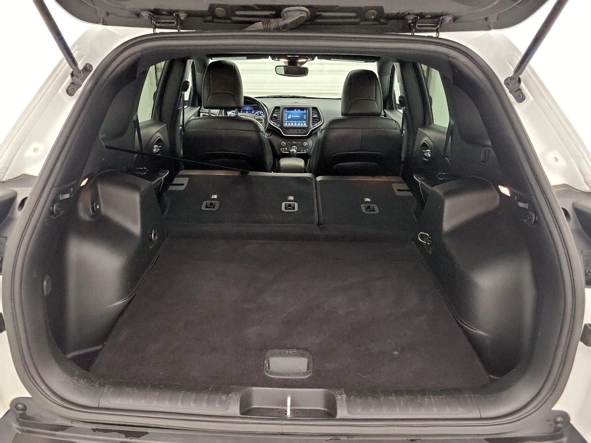 Thumbnail: 2021 Jeep Cherokee - 20